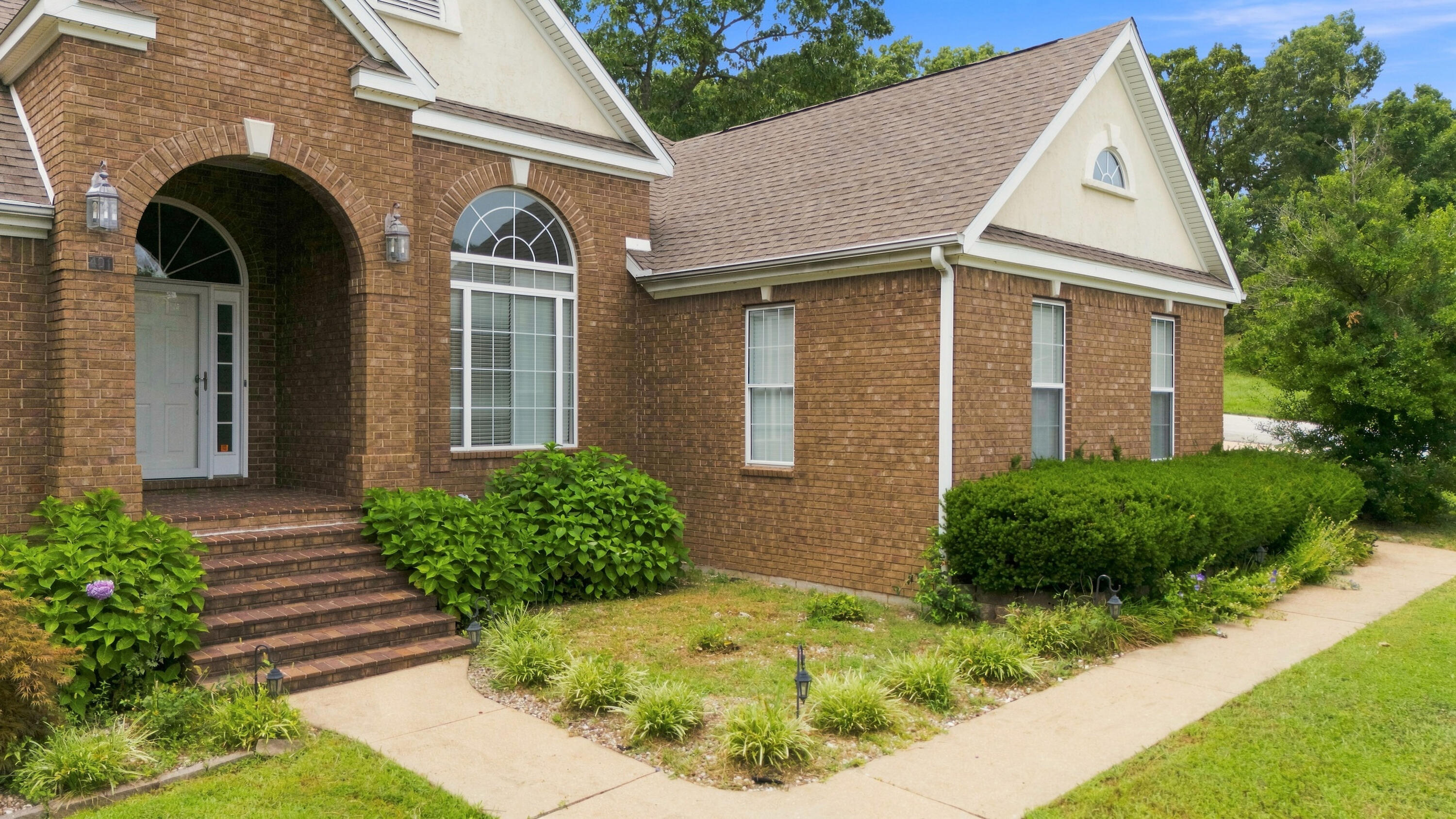 401 Bobwhite Lane Property Photo 3
