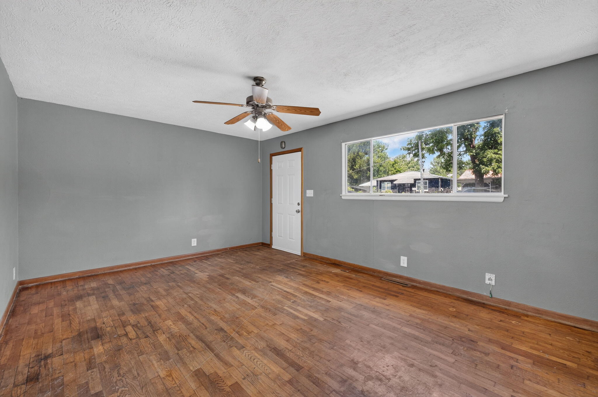 1910 West Scott Street Property Photo 7