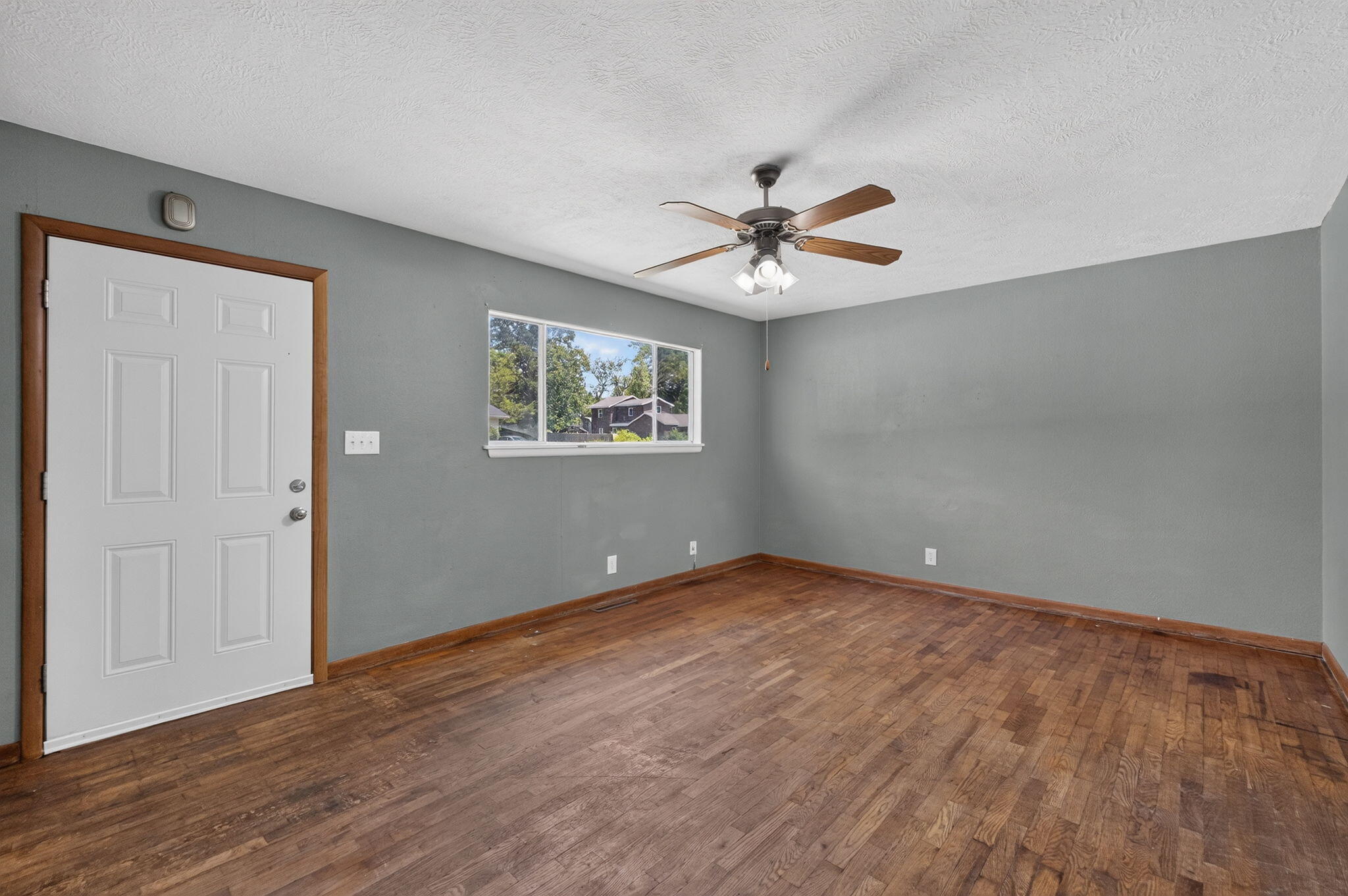 1910 West Scott Street Property Photo 8