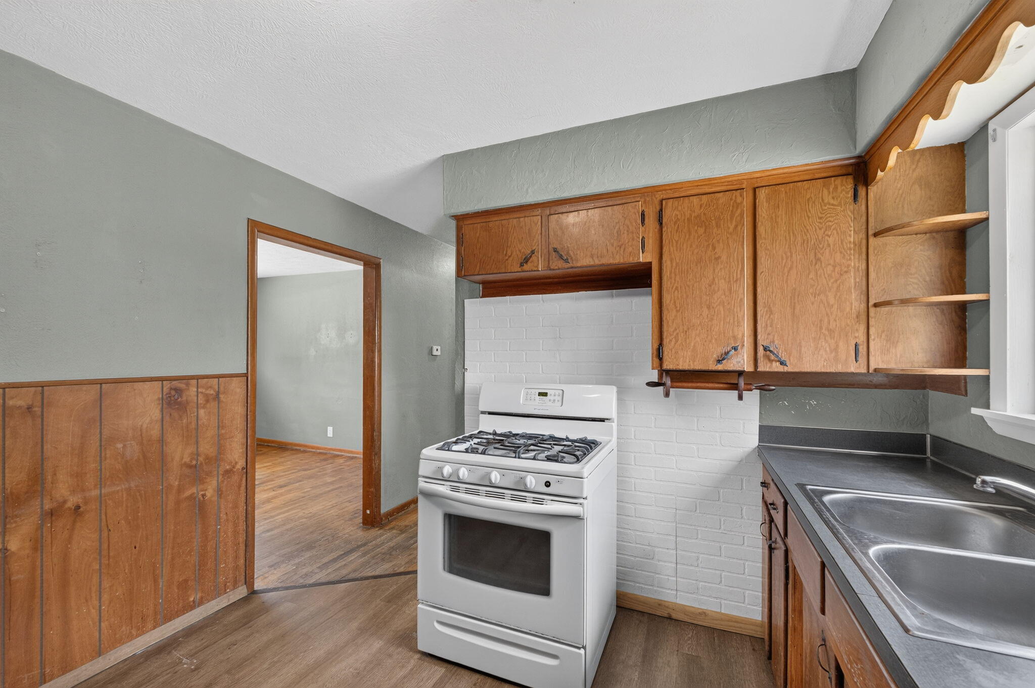 1910 West Scott Street Property Photo 11
