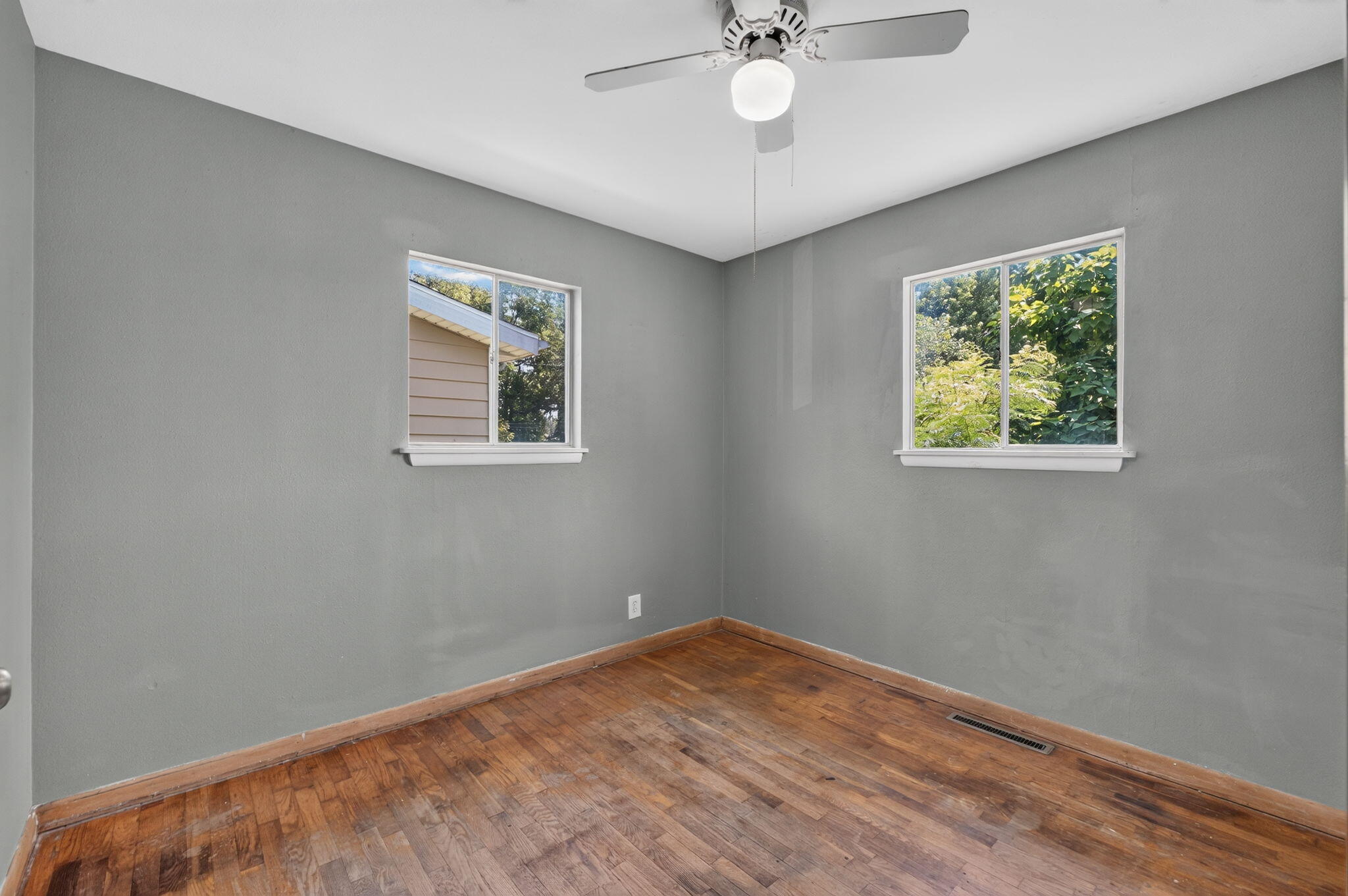 1910 West Scott Street Property Photo 16