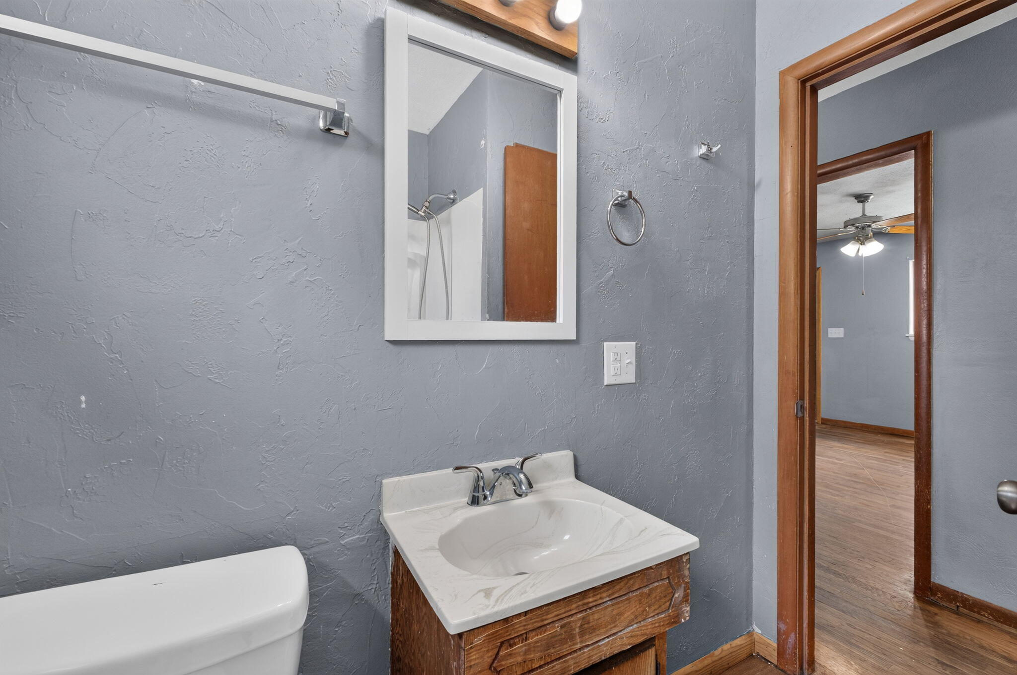 1910 West Scott Street Property Photo 18