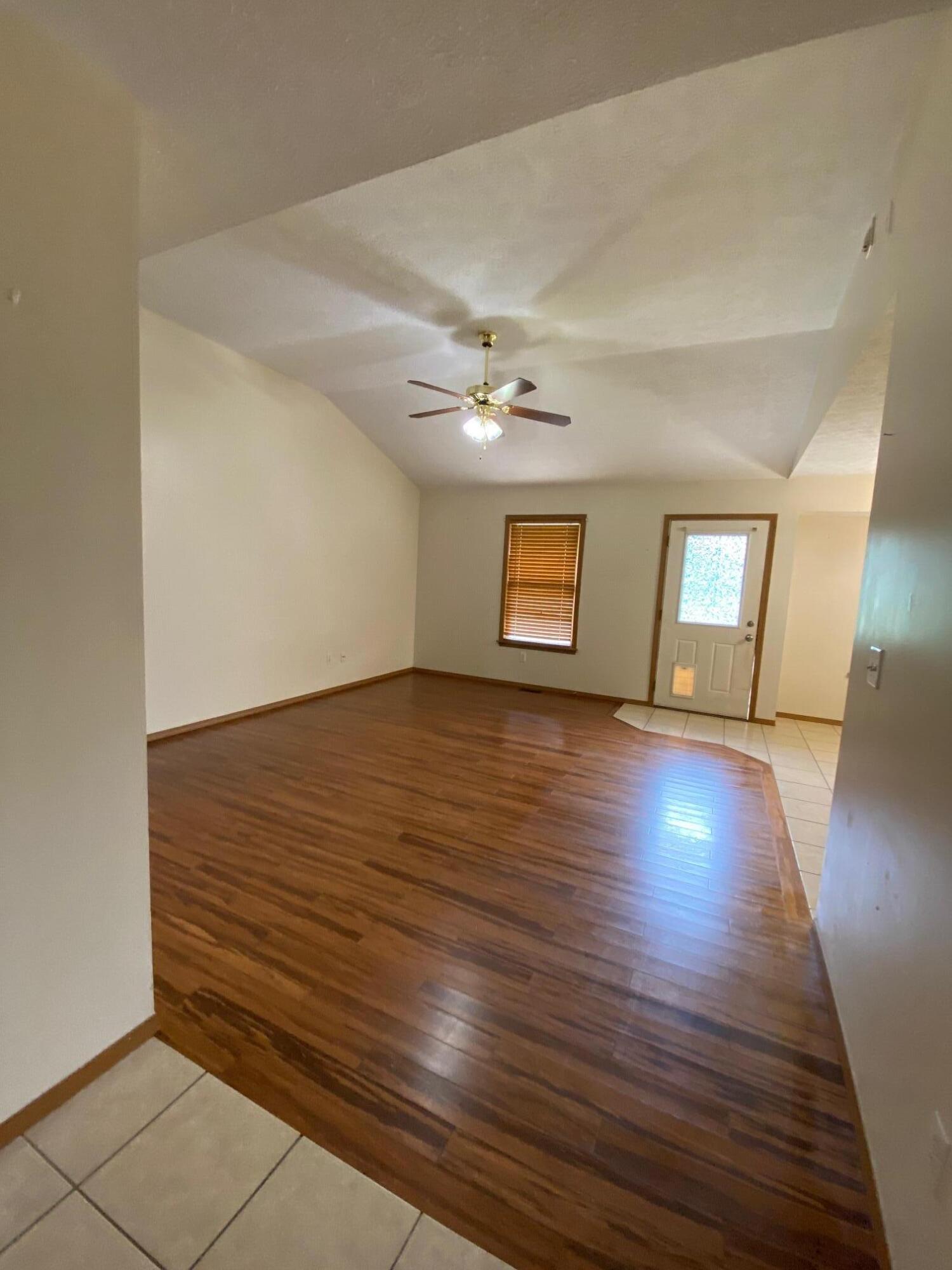 842 West Lorenza Drive Property Photo 2
