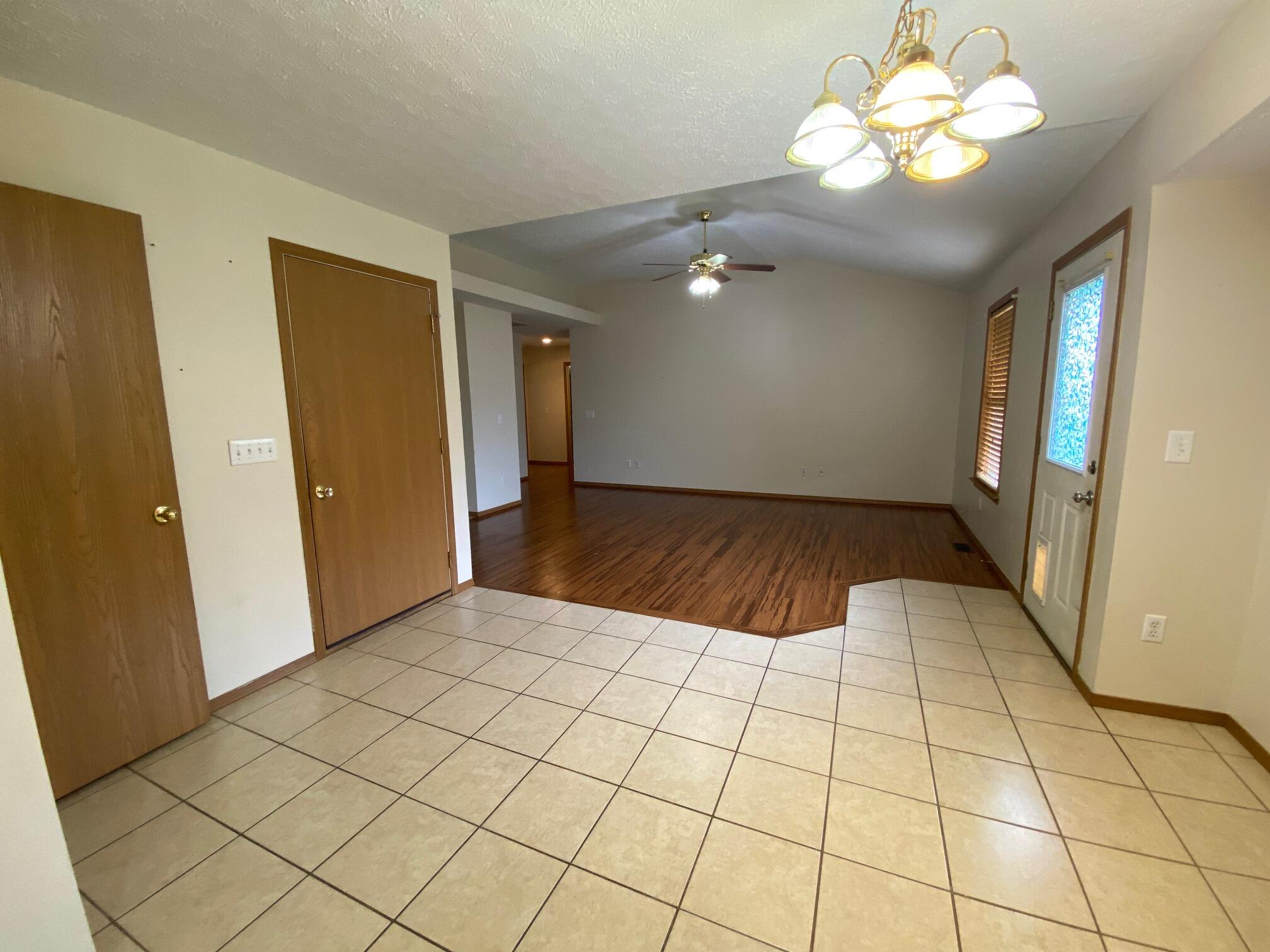 842 West Lorenza Drive Property Photo 5
