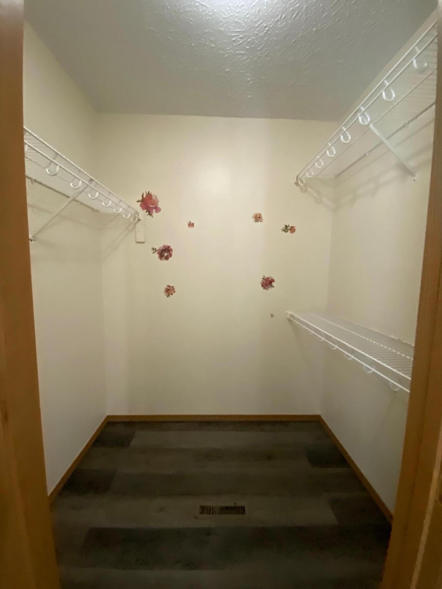 842 West Lorenza Drive Property Photo 8