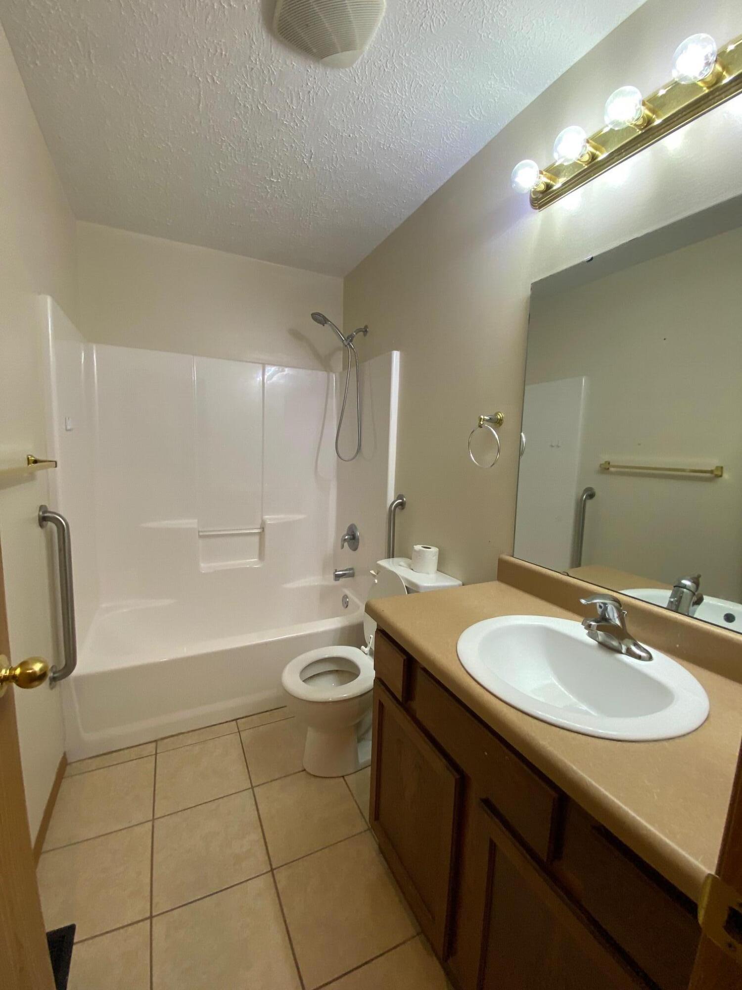 842 West Lorenza Drive Property Photo 11