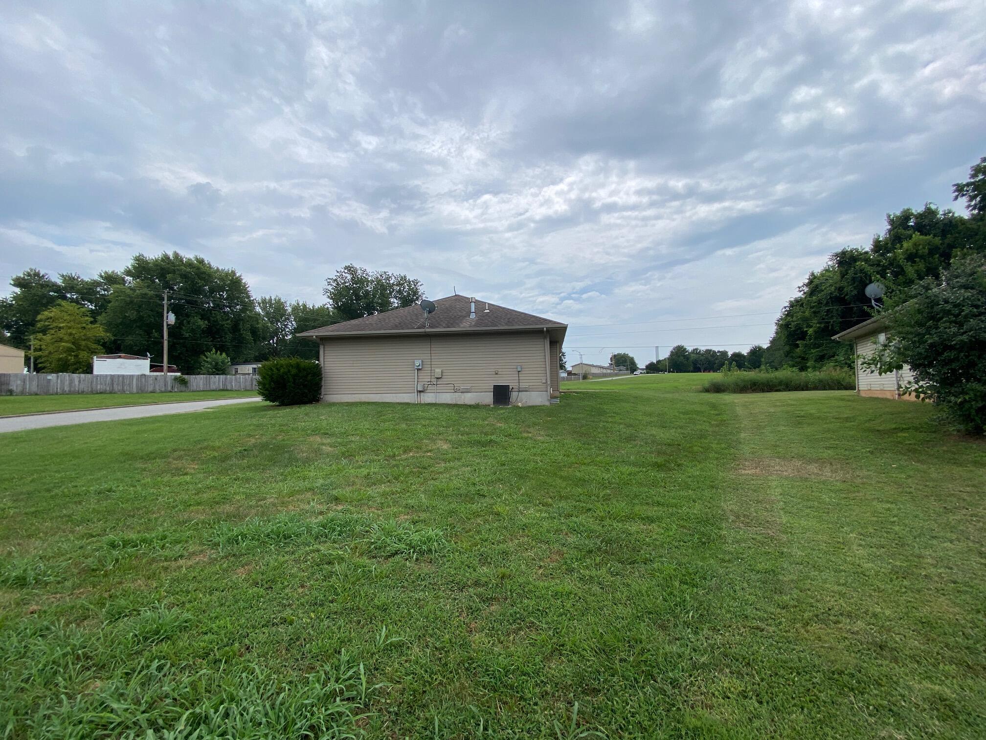 842 West Lorenza Drive Property Photo 14