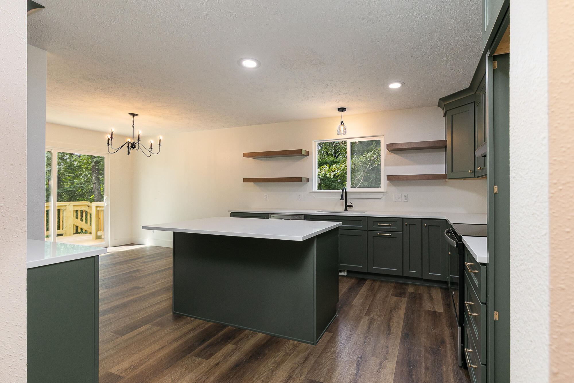 390 Dogwood Ridge Property Photo 6