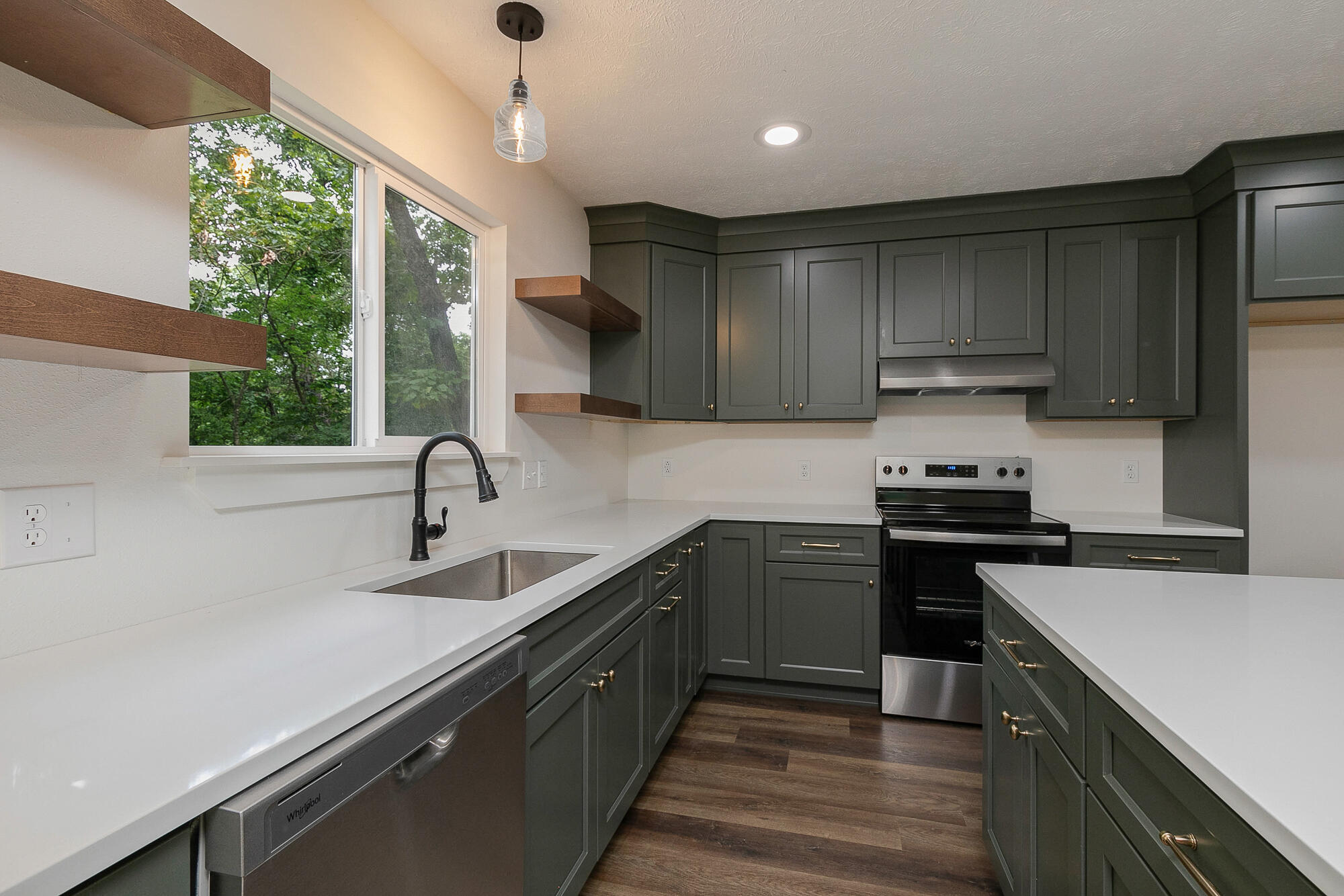 390 Dogwood Ridge Property Photo 8