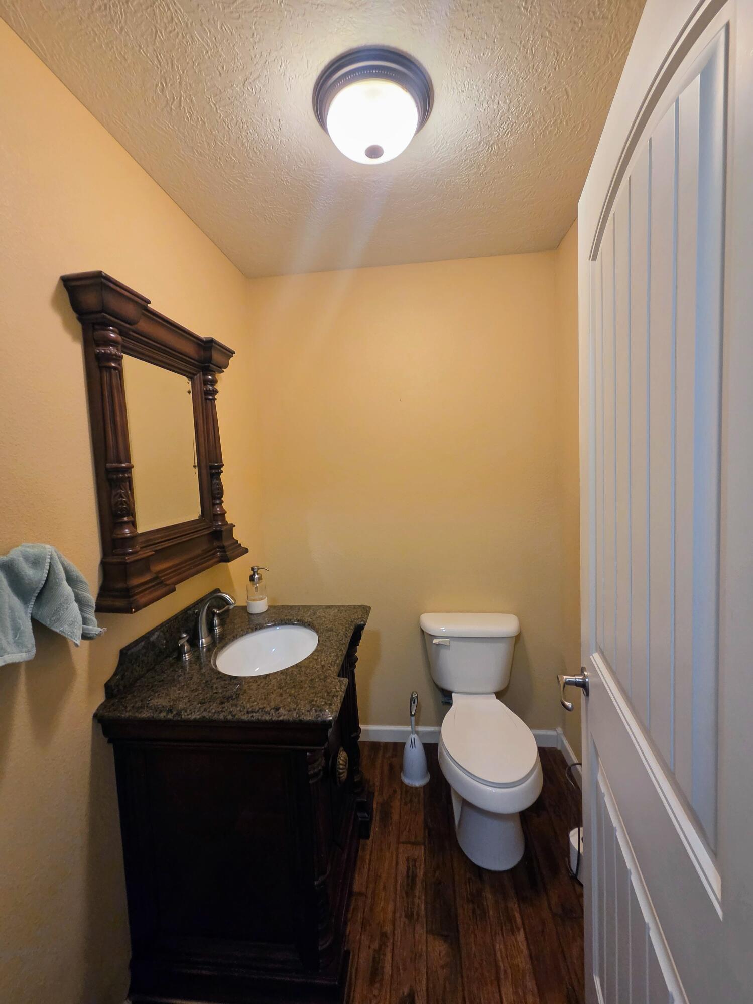 4534 County Road 7000 Property Photo 38
