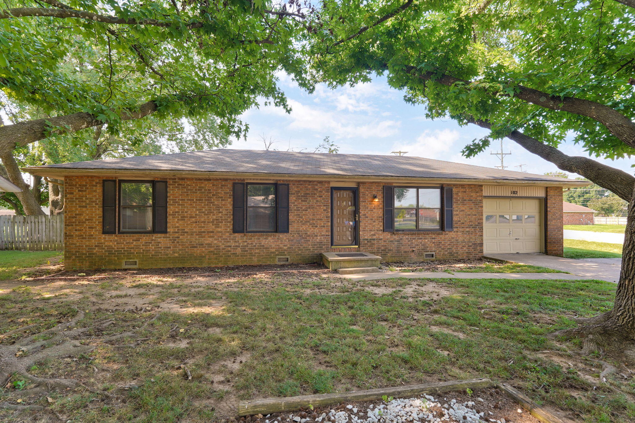 102 East Scott Wayne Drive Property Photo 1
