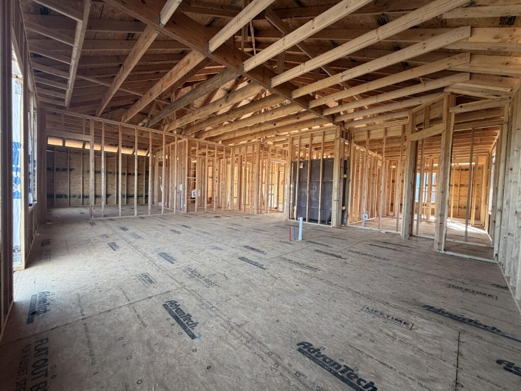 438 Pebblestone Street Property Photo 4