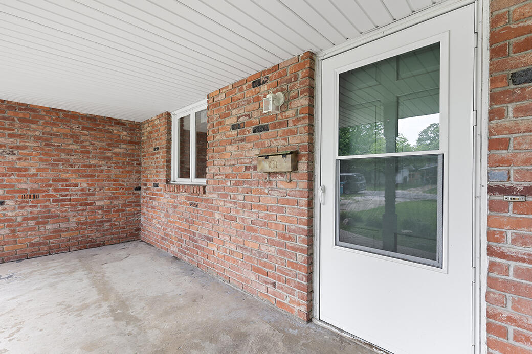 427 North Oak Grove Avenue Property Photo 25