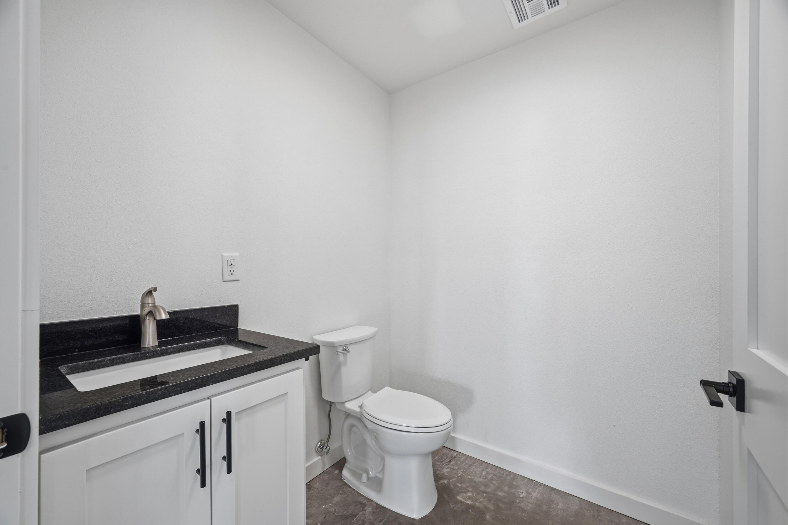 13225 Jay Drive Ste 2 Property Photo 14