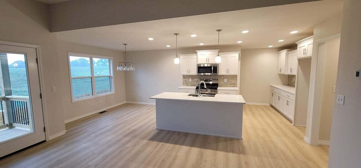 633 West Arbor Glenn Drive Property Photo 2