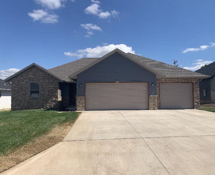 934 South Pindall Lane Property Photo 1