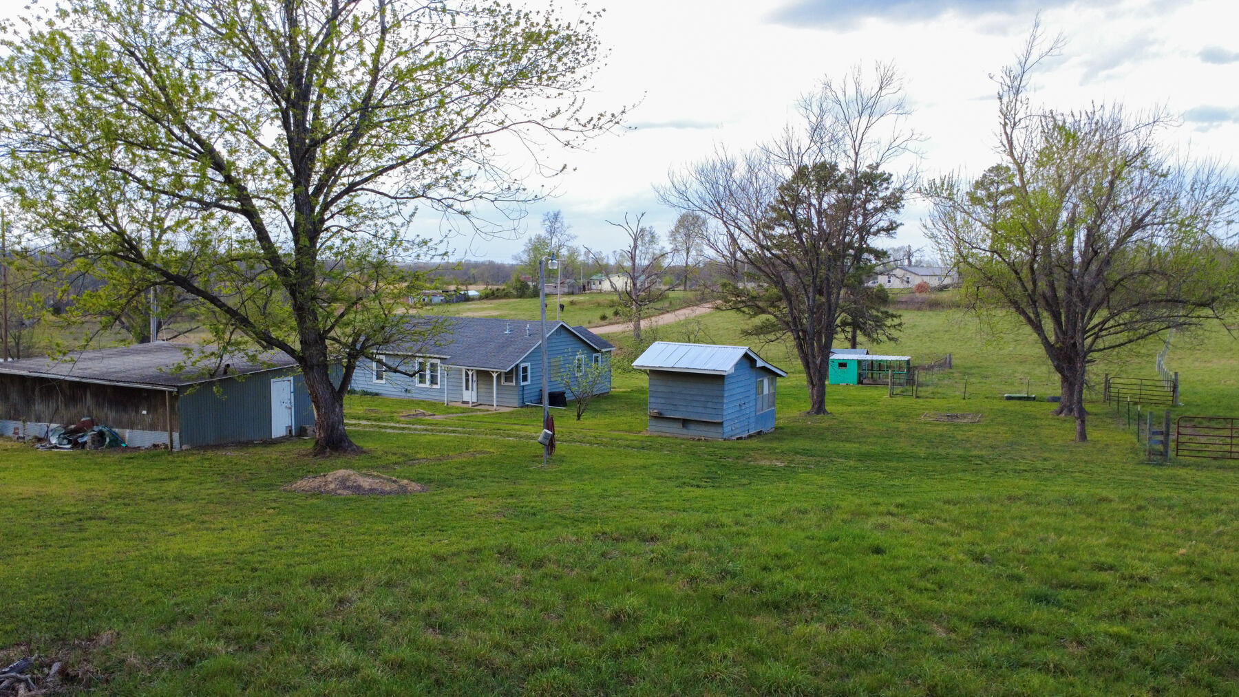 984 County Road 3450 Property Photo 11