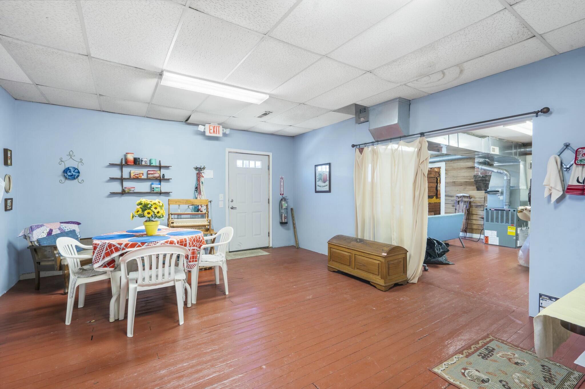 22186 Main Street Property Photo 27