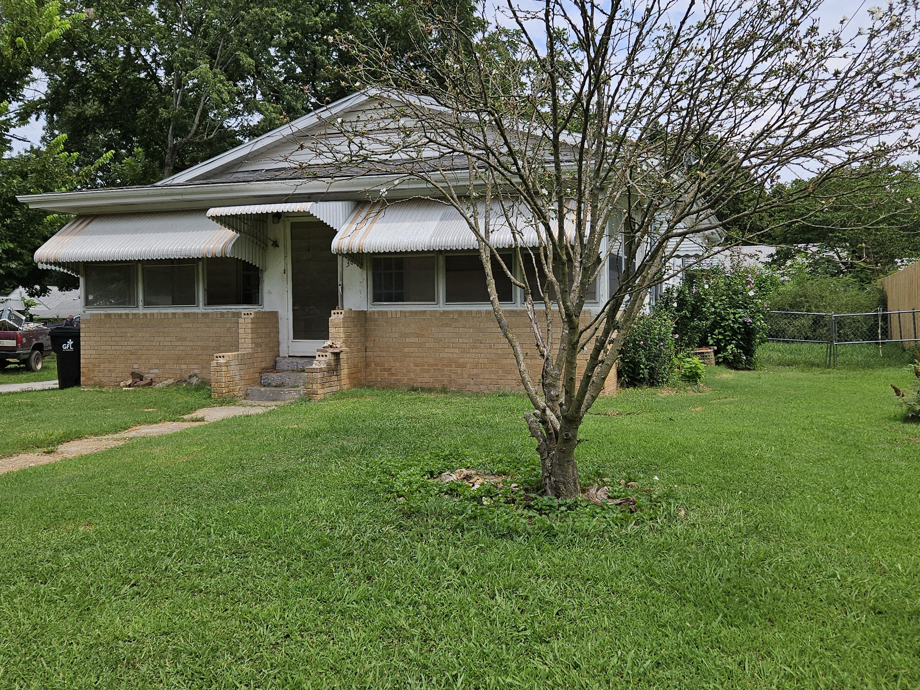 302 South Chicago Avenue Property Photo 2