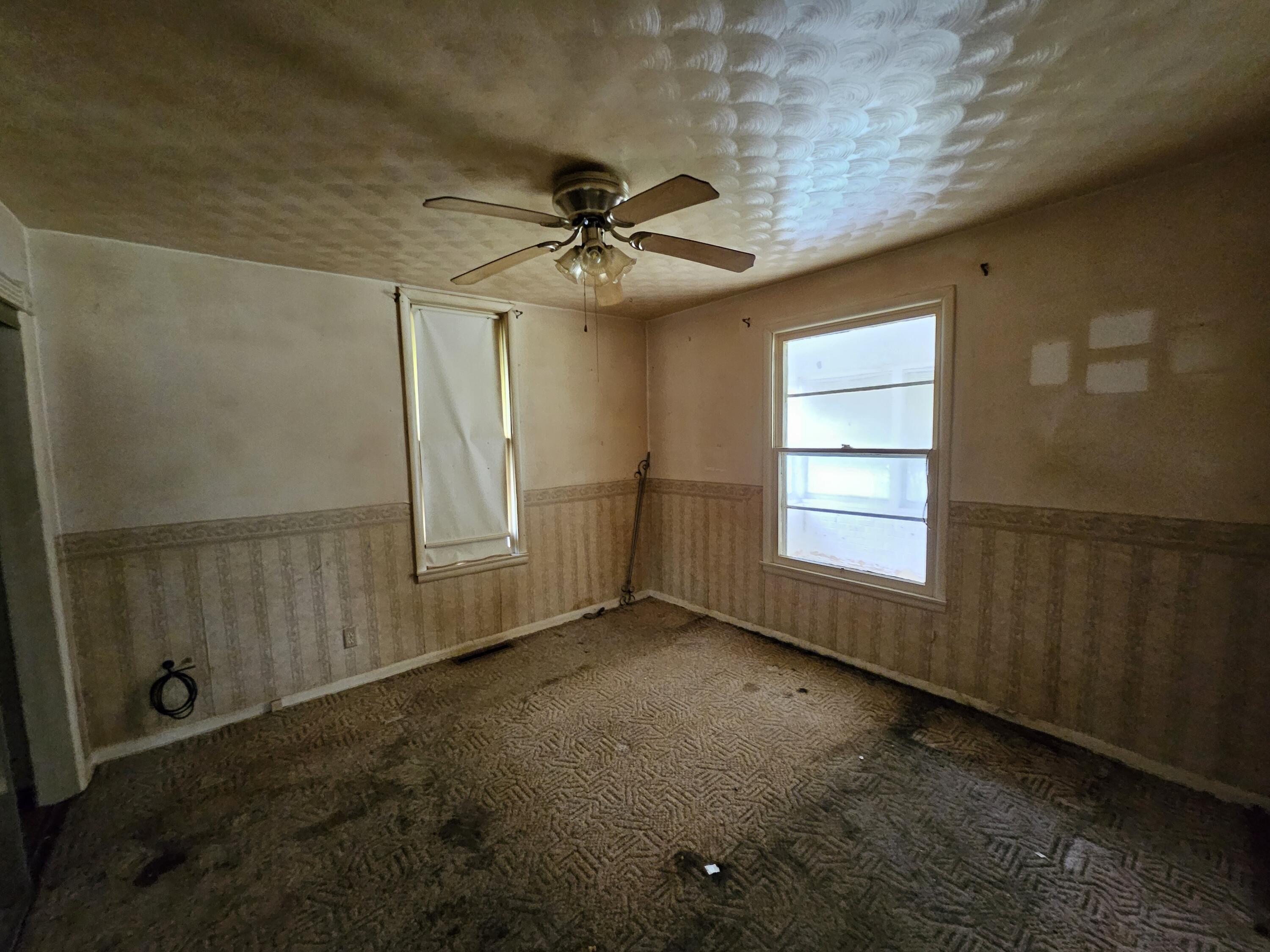 302 South Chicago Avenue Property Photo 5