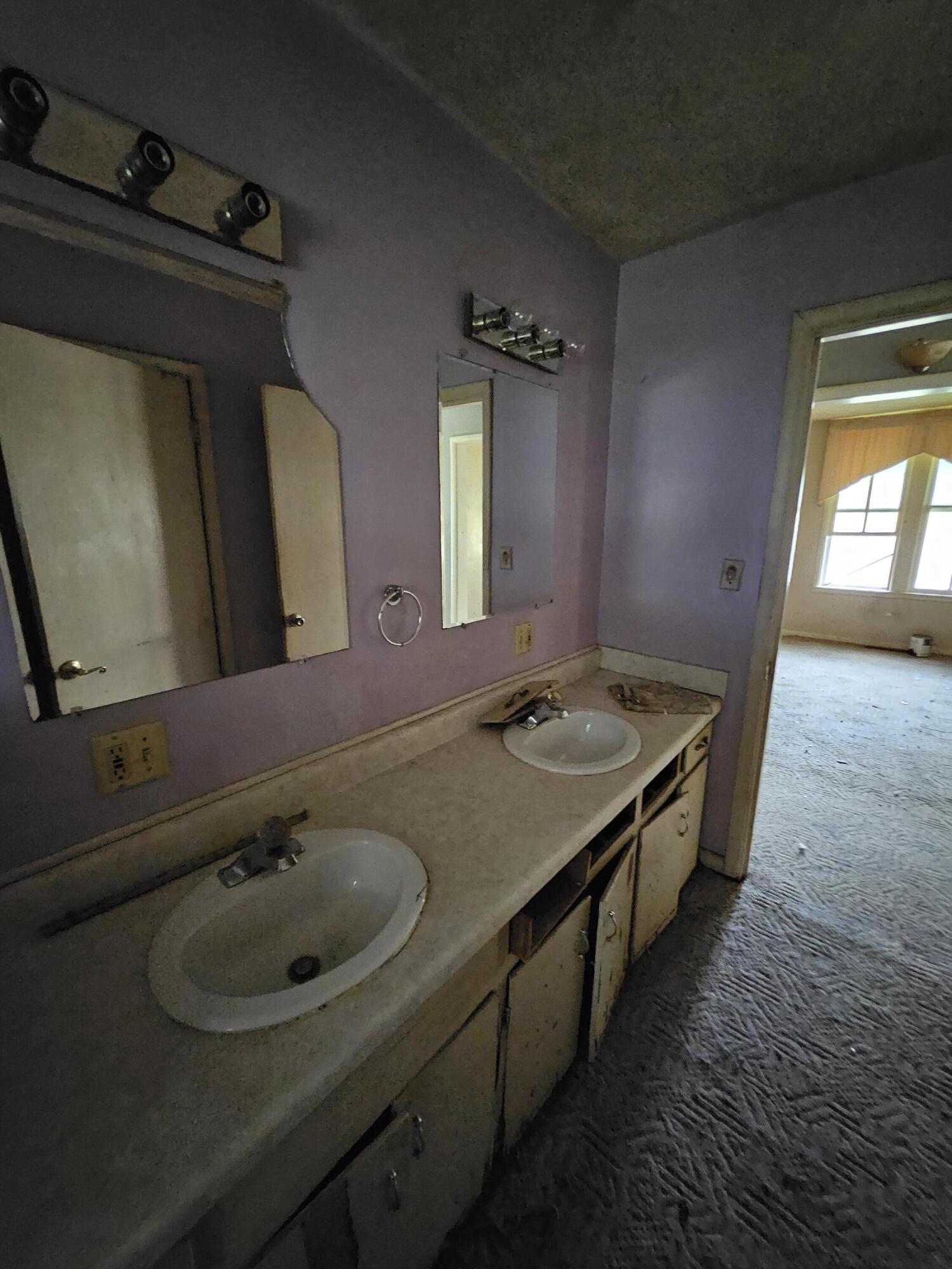302 South Chicago Avenue Property Photo 8