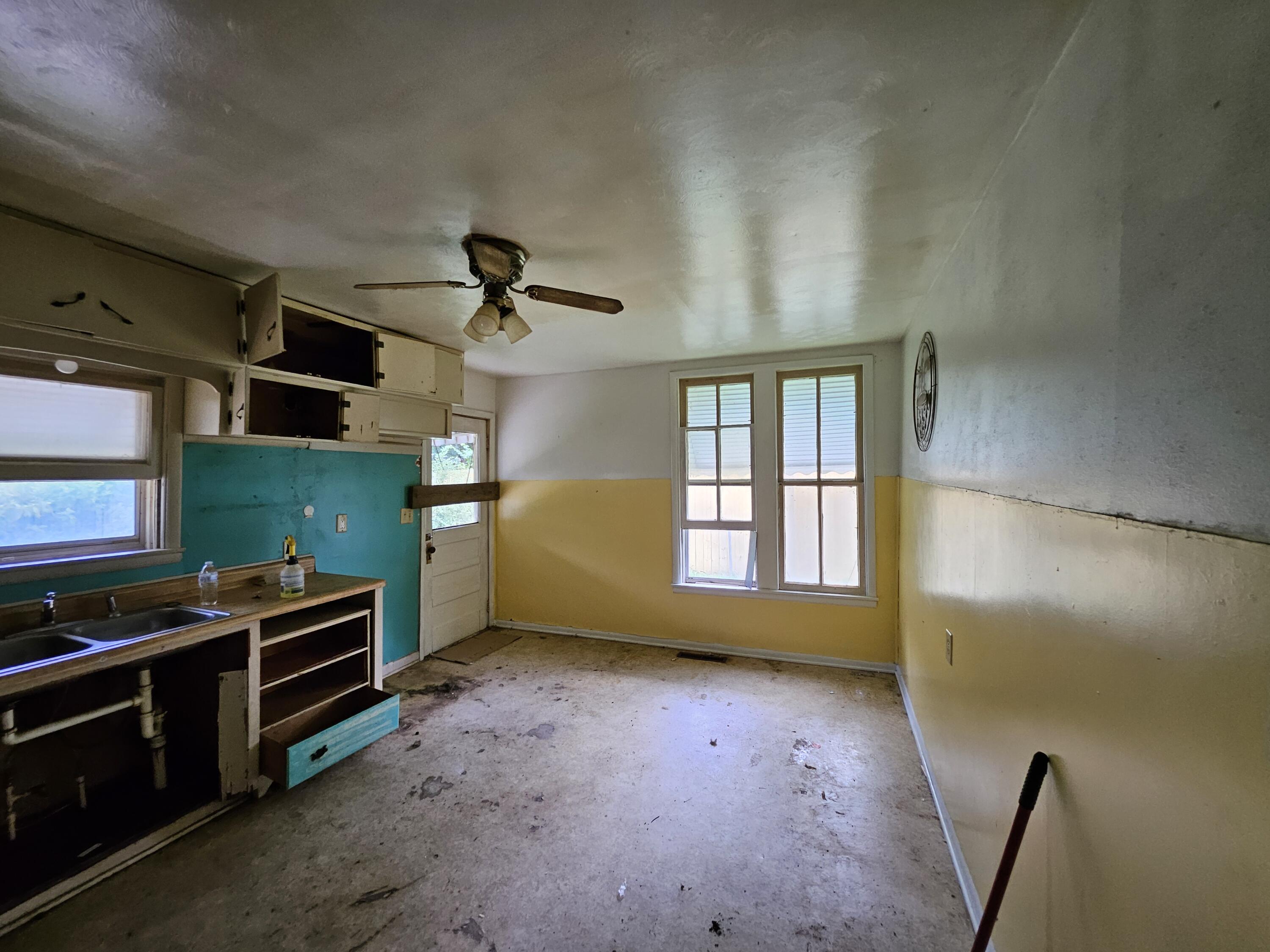 302 South Chicago Avenue Property Photo 12