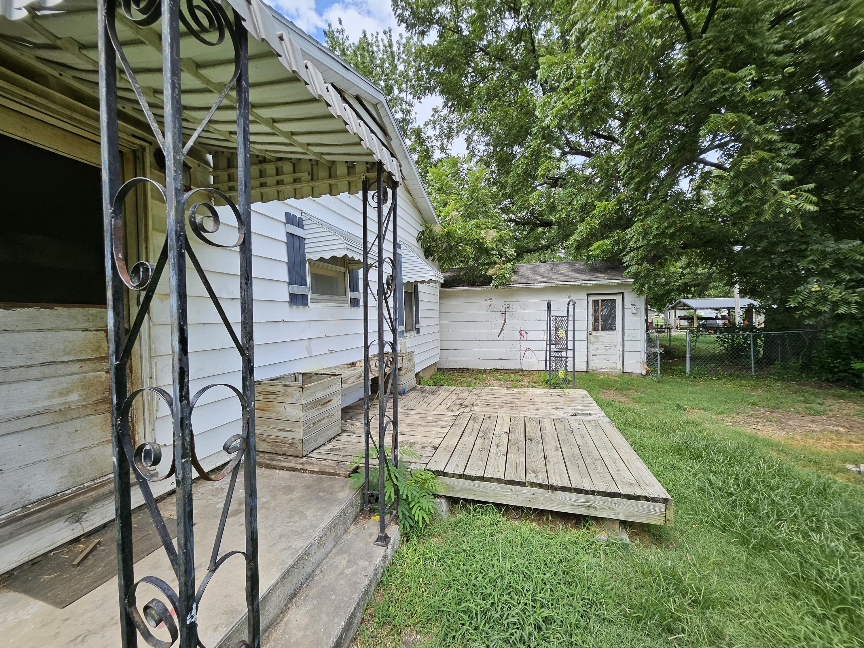 302 South Chicago Avenue Property Photo 15