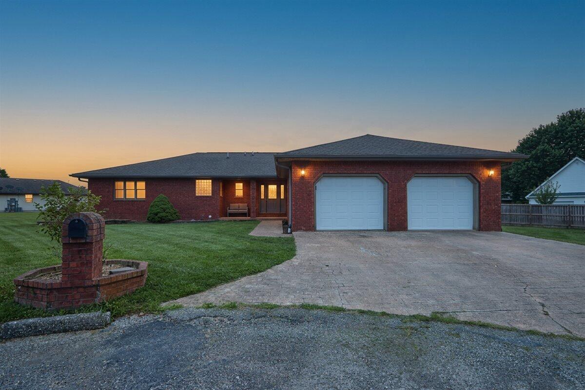 1603 Davis Circle Property Photo 2