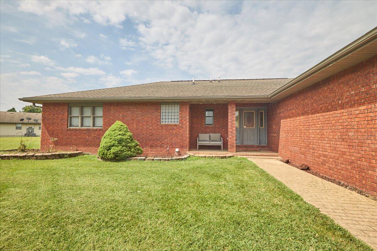1603 Davis Circle Property Photo 4