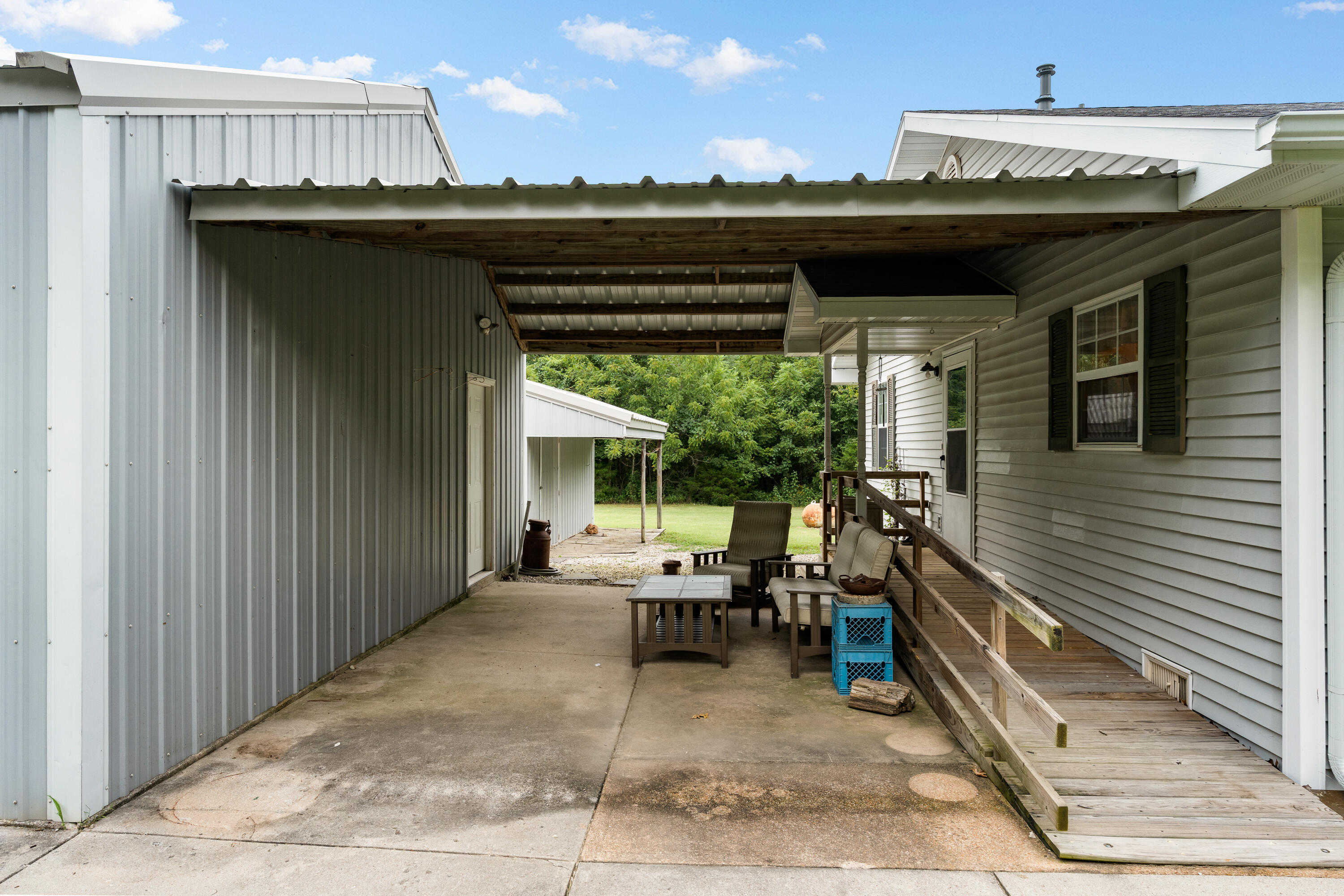 951 Goldfinch Road Property Photo 26