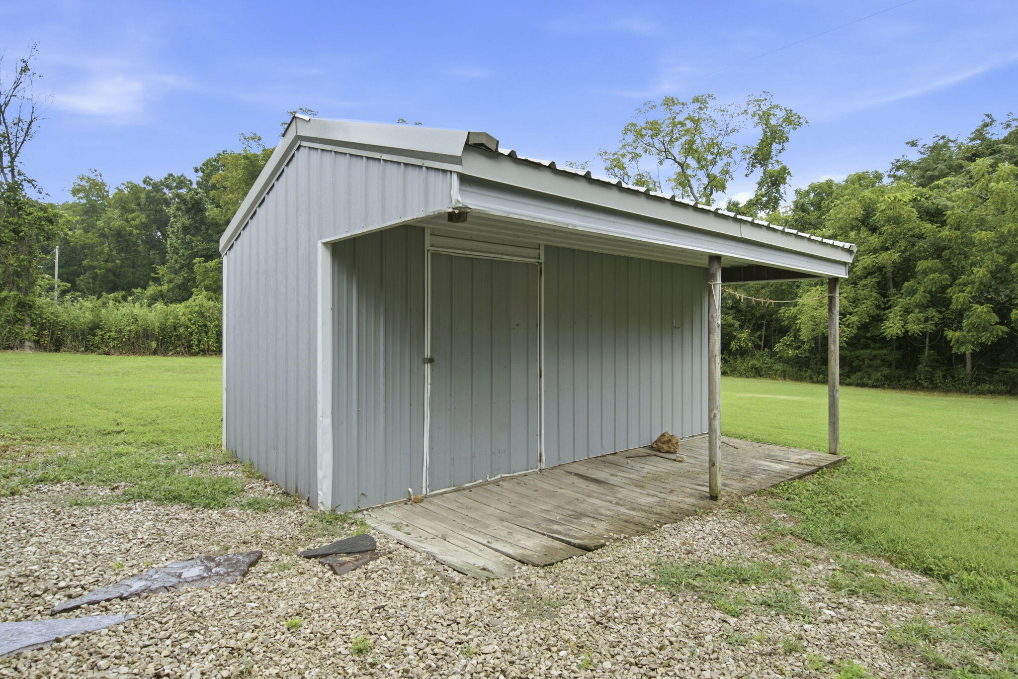951 Goldfinch Road Property Photo 27