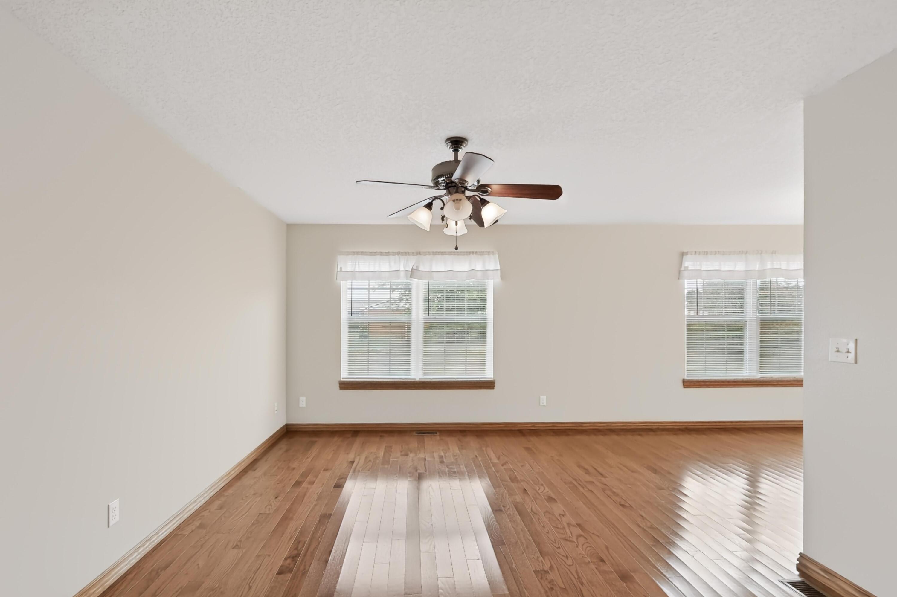 2515 Indiana Avenue Property Photo 6
