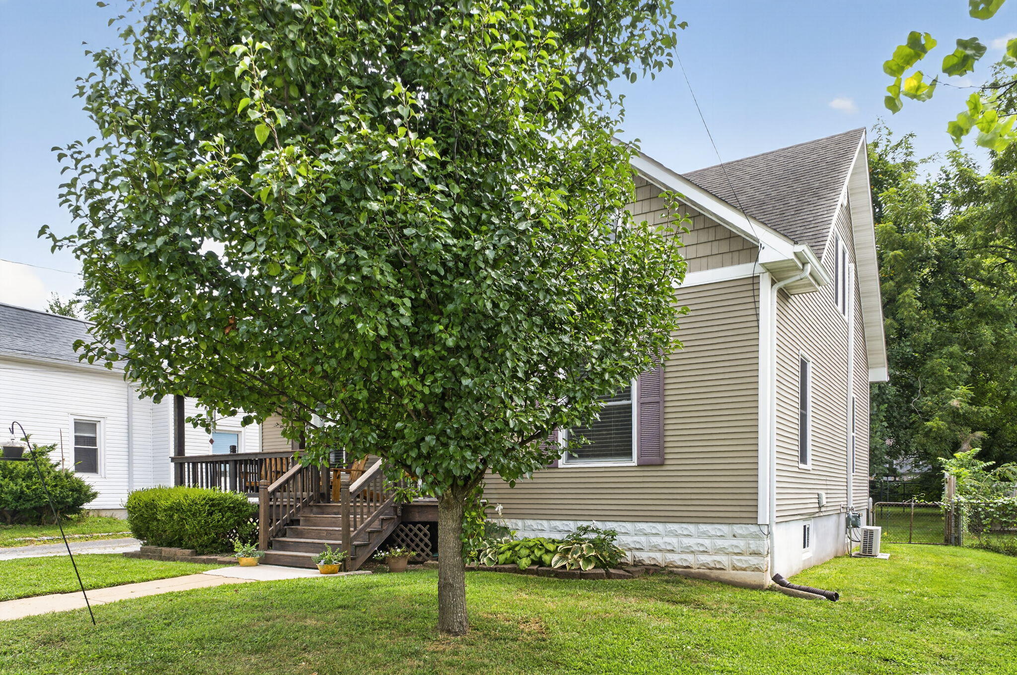 1040 West State Street Property Photo 4