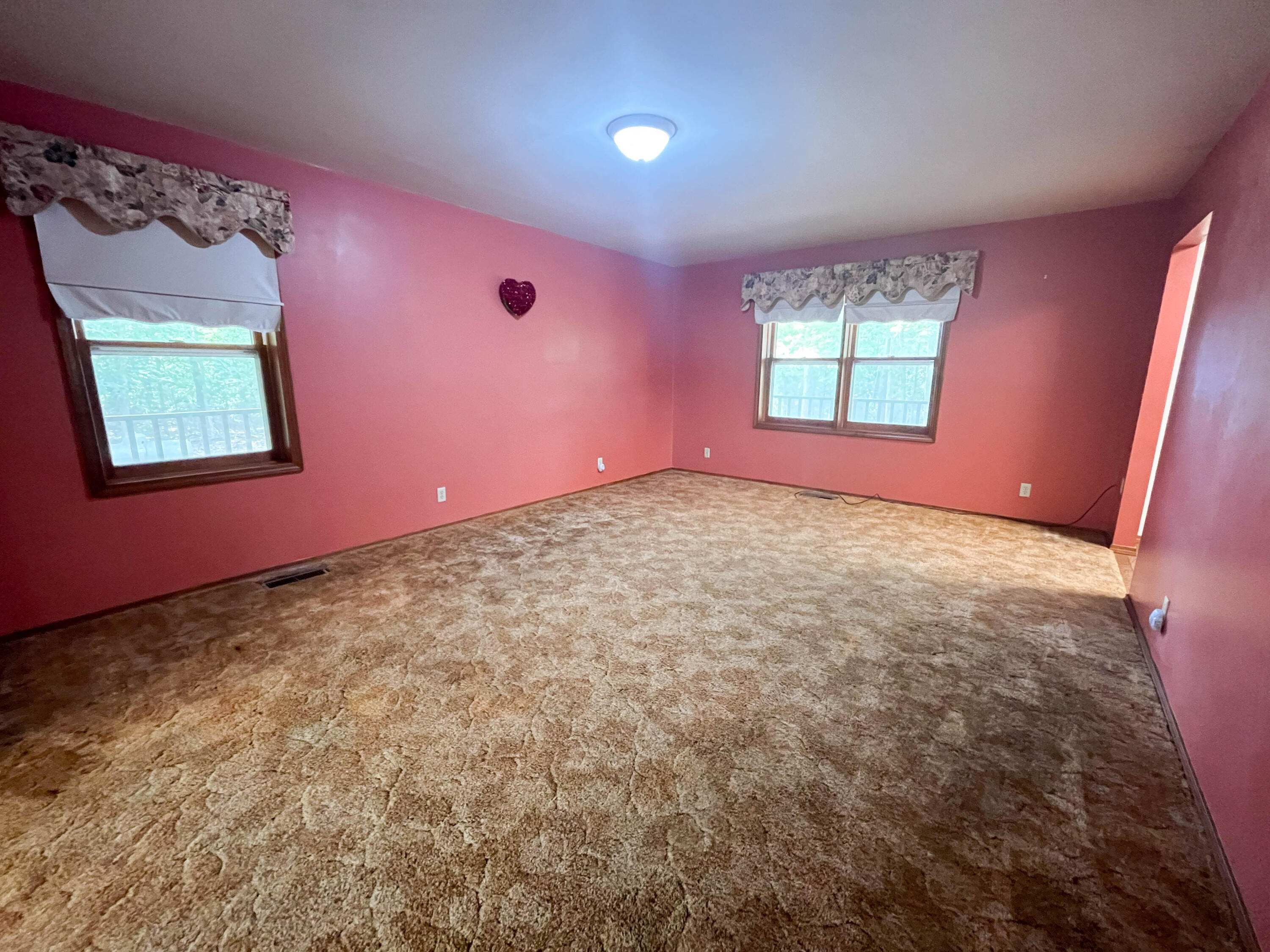 7704 County Road 2770 Property Photo 6