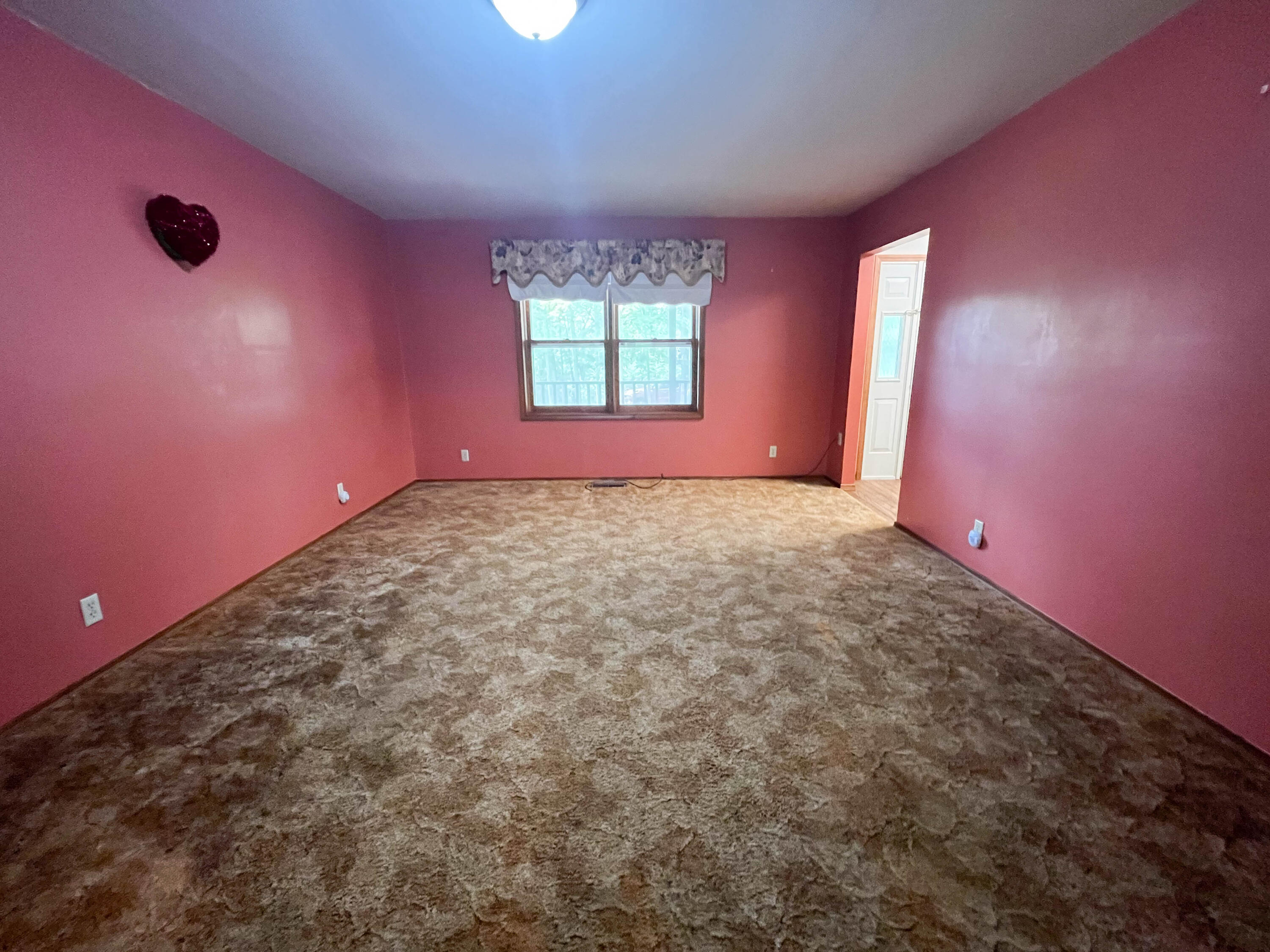 7704 County Road 2770 Property Photo 9