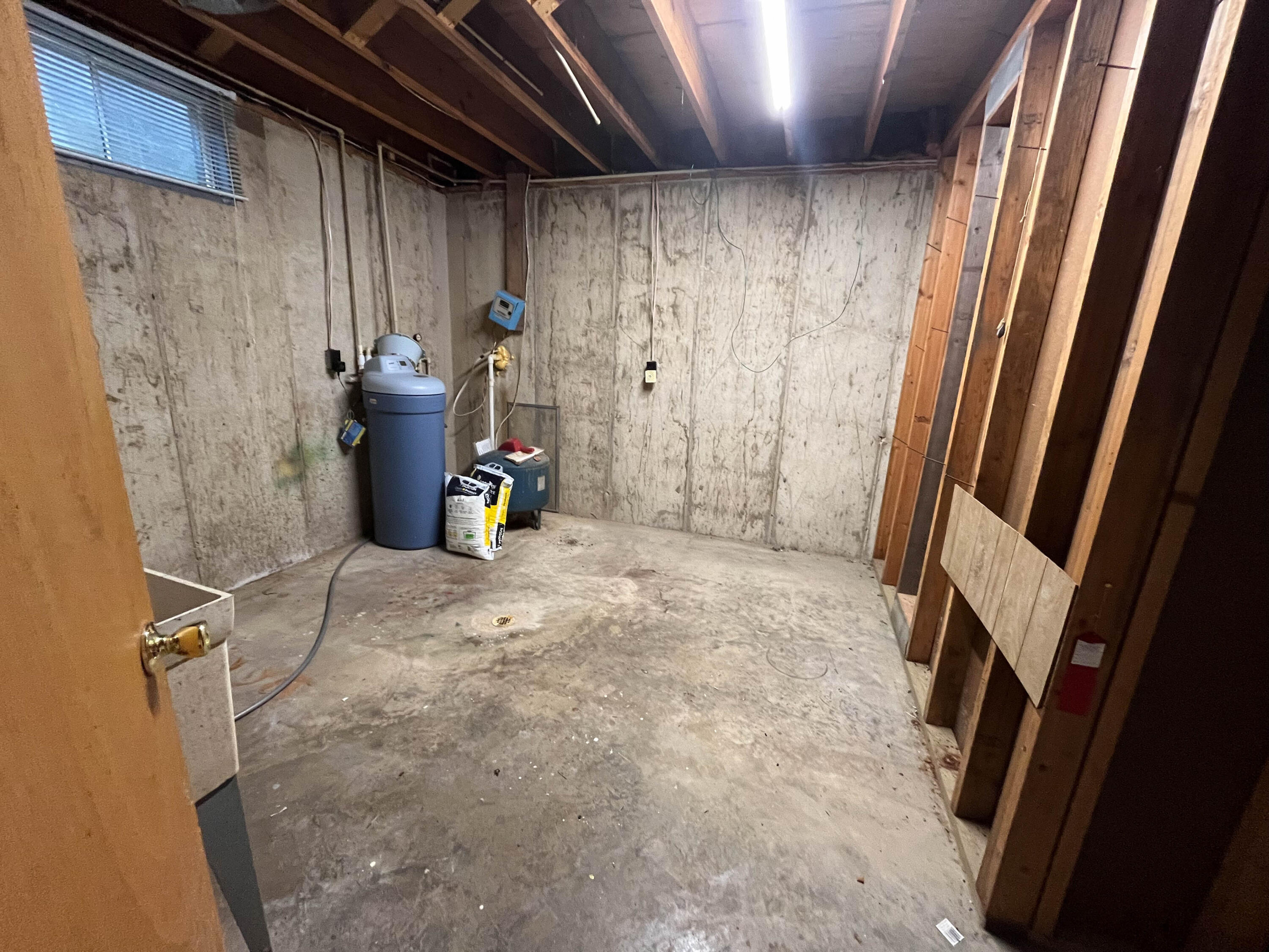 7704 County Road 2770 Property Photo 44