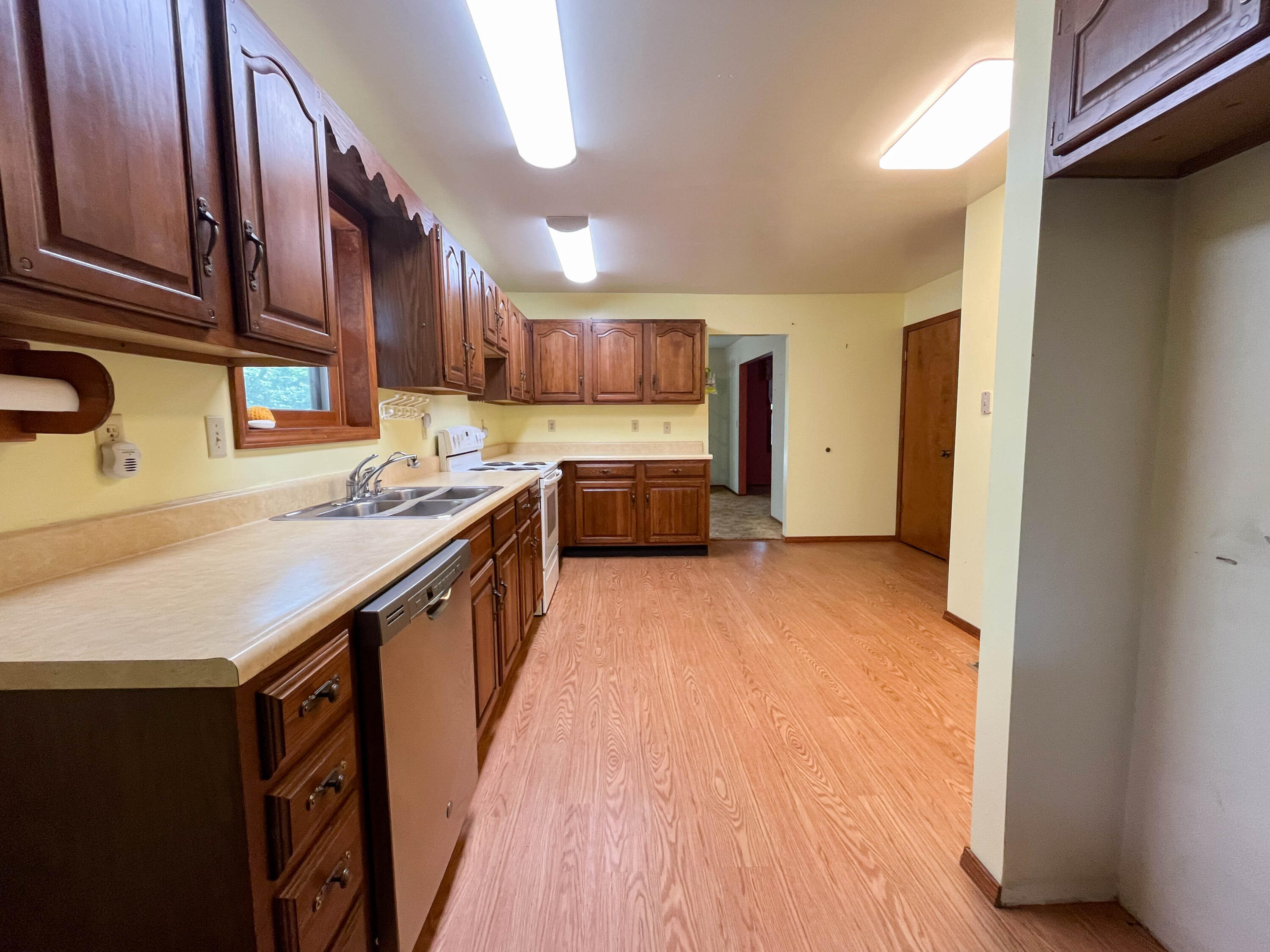 7704 County Road 2770 Property Photo 55