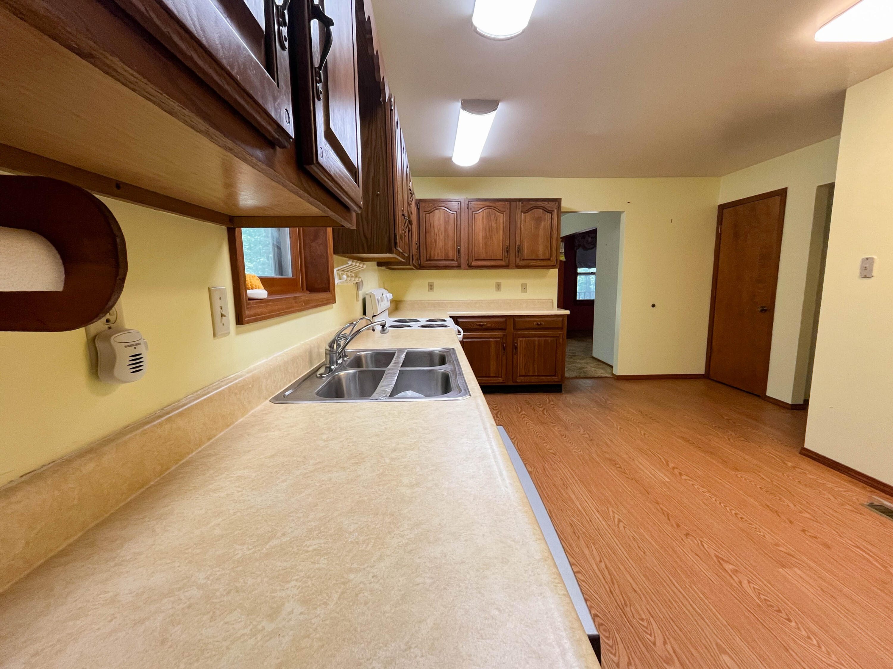7704 County Road 2770 Property Photo 56