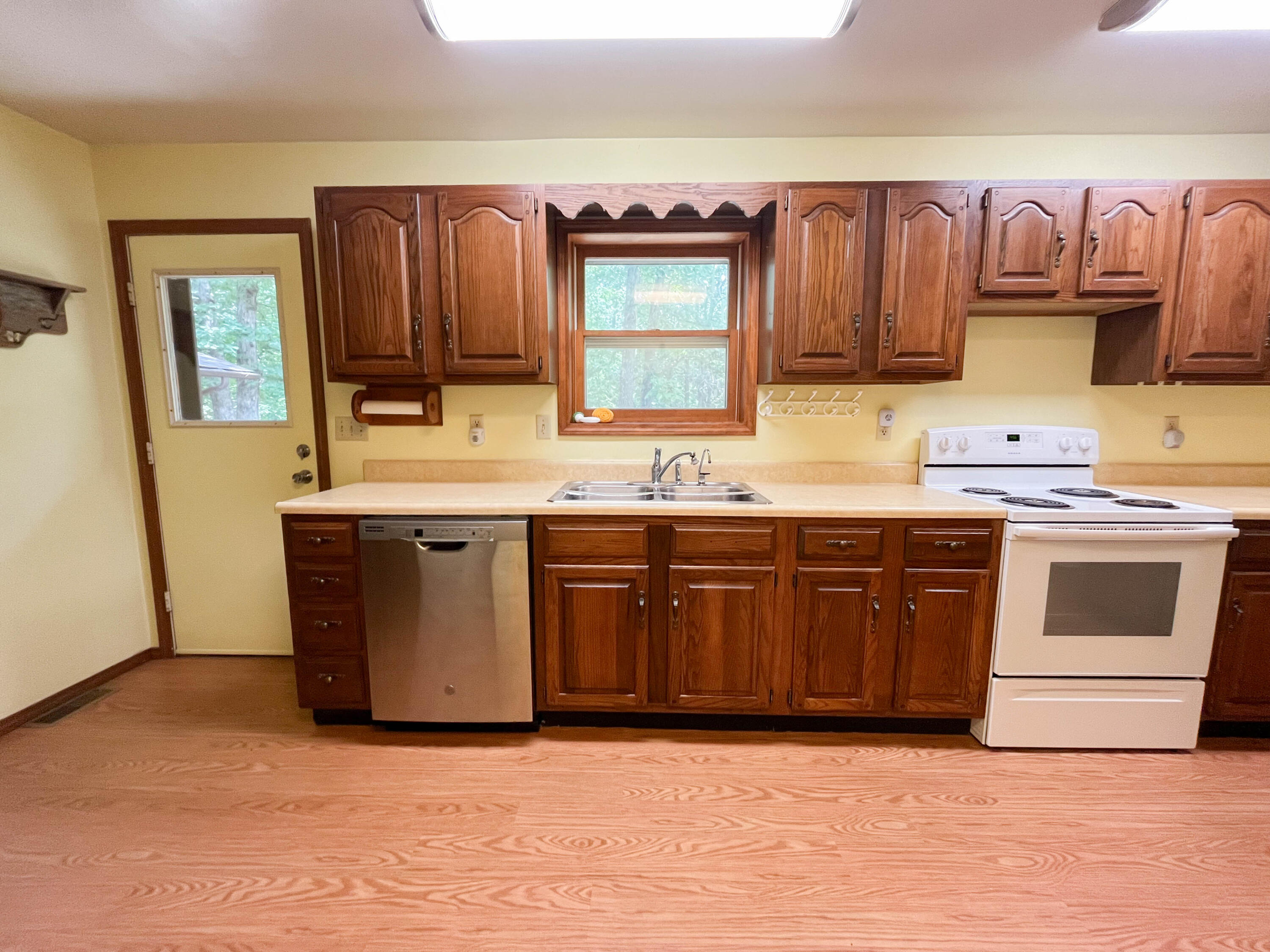 7704 County Road 2770 Property Photo 58