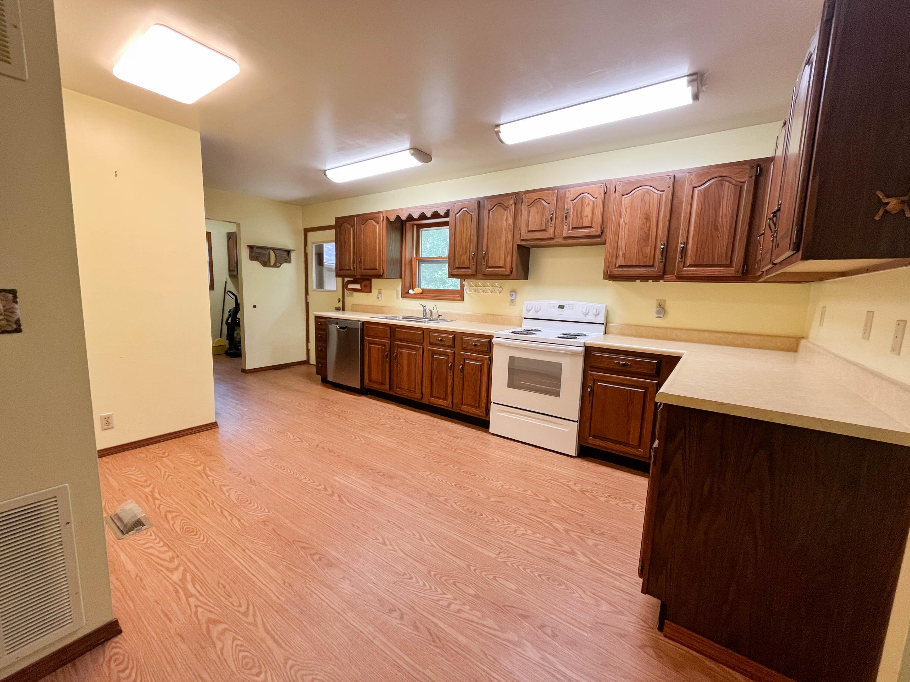 7704 County Road 2770 Property Photo 60