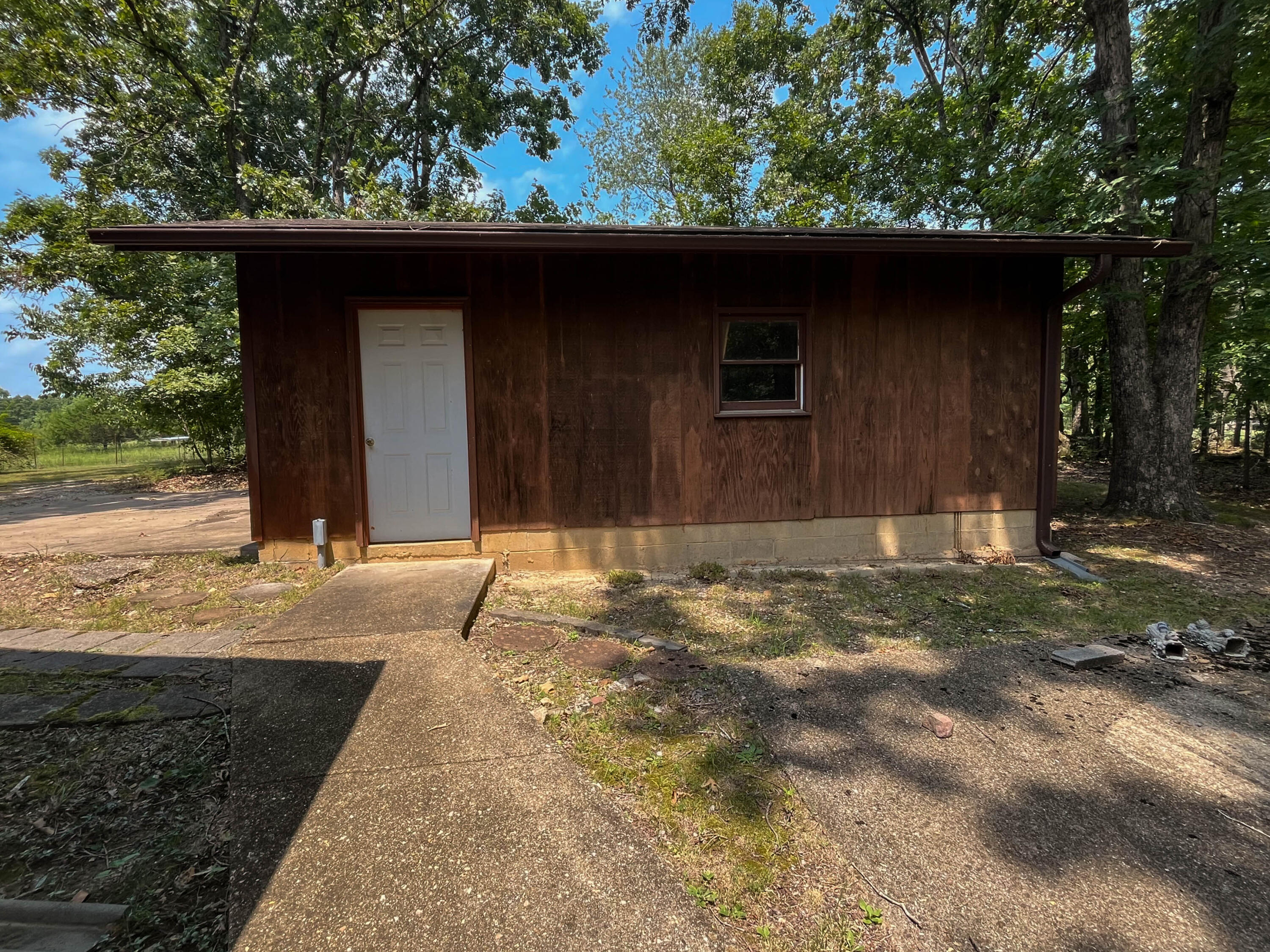 7704 County Road 2770 Property Photo 69