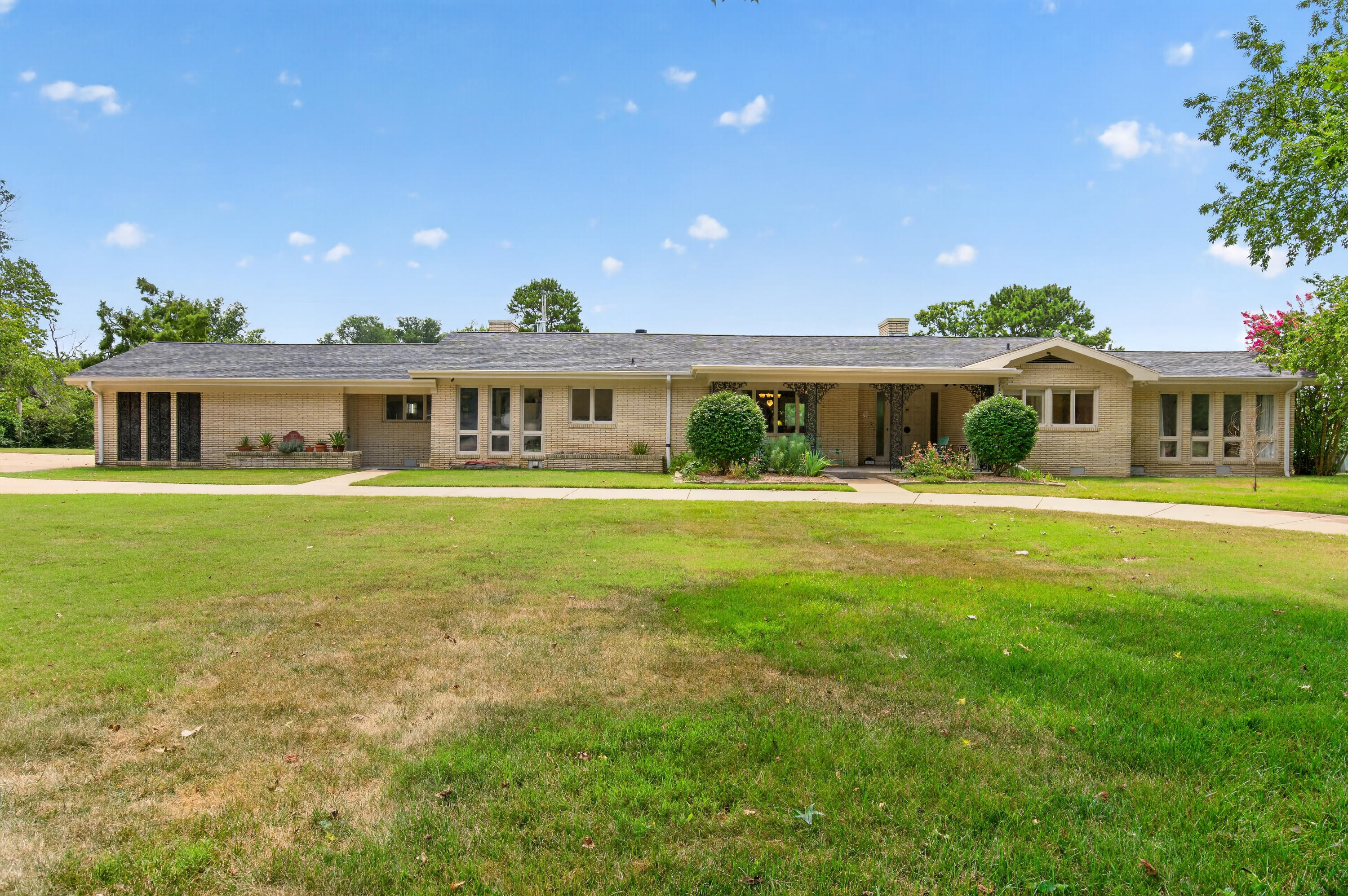 520 Parnell Drive Property Photo 2
