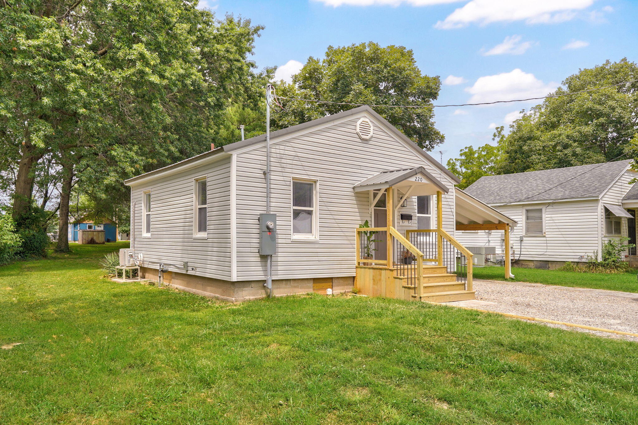 220 East Olive Street Property Photo 4