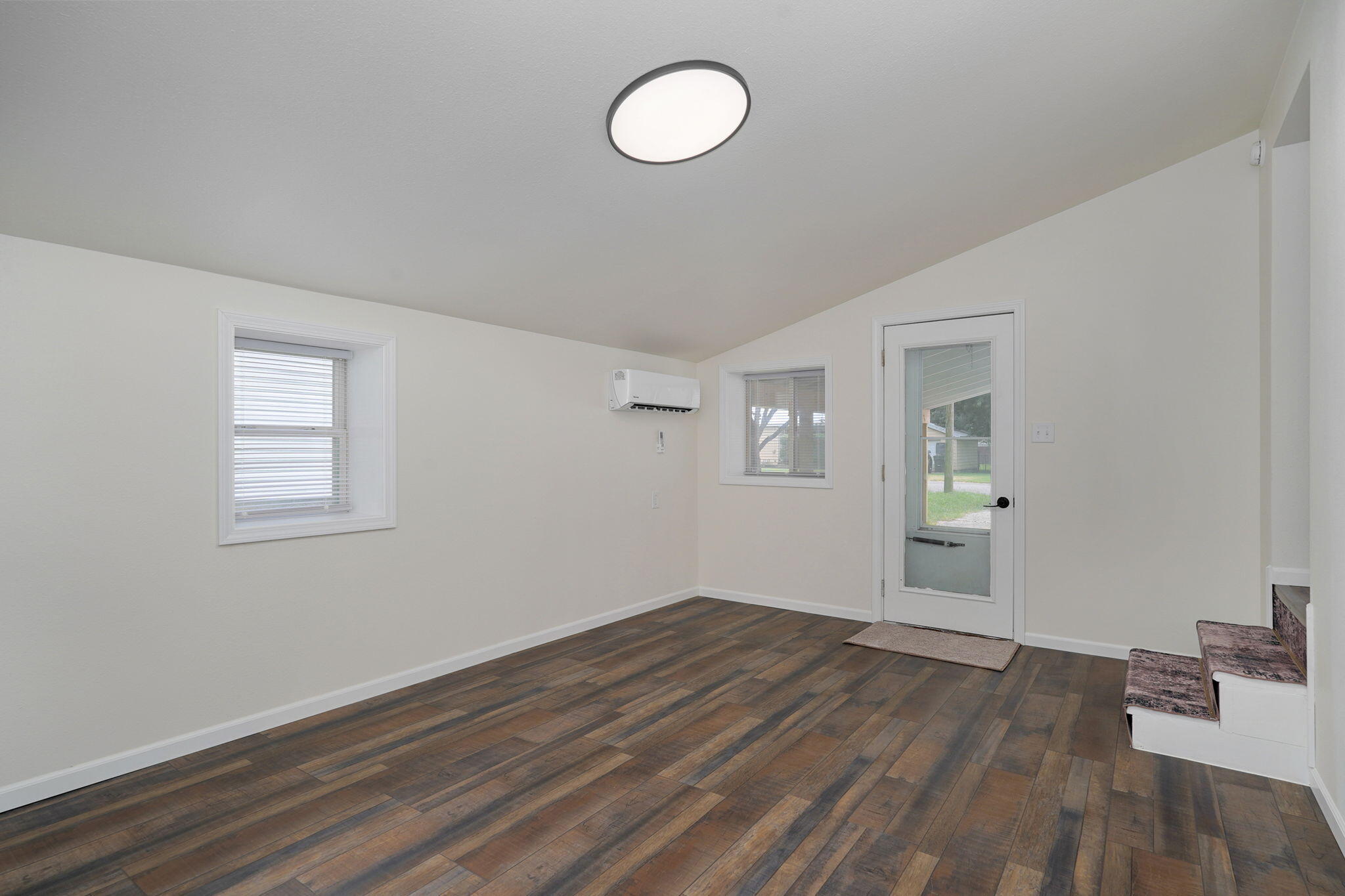 220 East Olive Street Property Photo 13