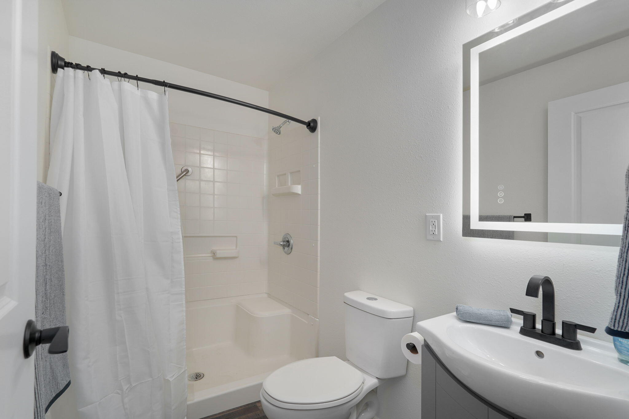 220 East Olive Street Property Photo 15
