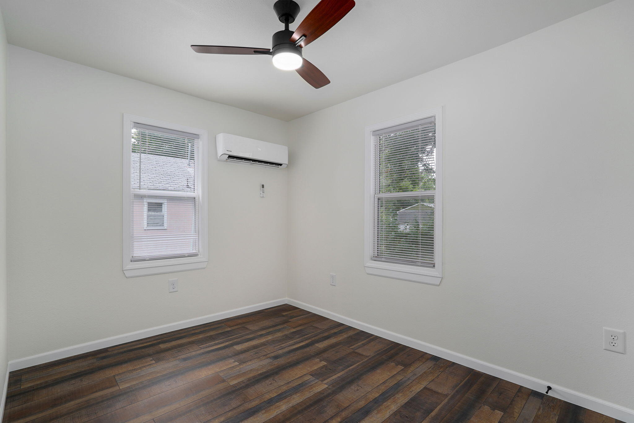 220 East Olive Street Property Photo 16