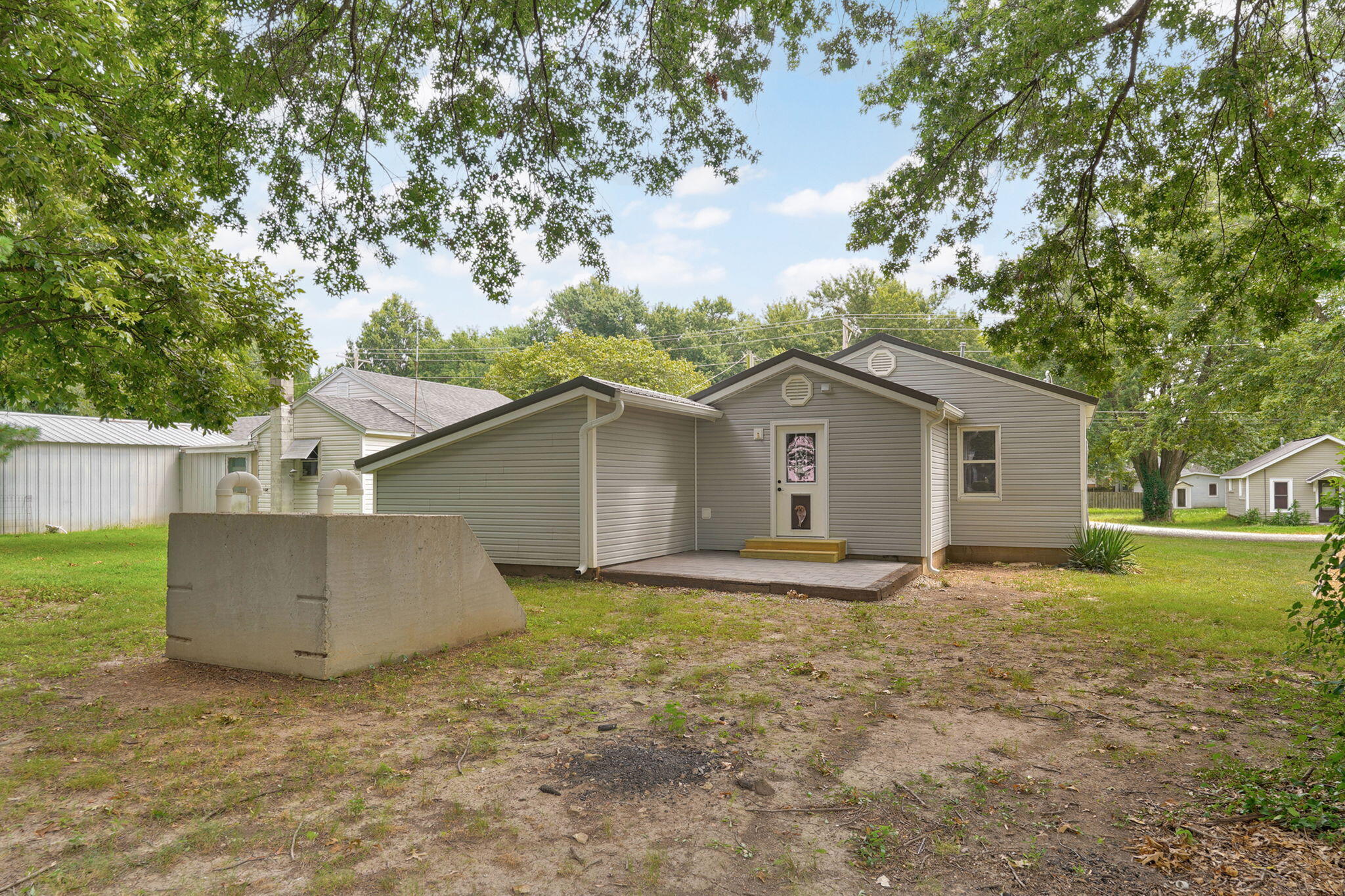 220 East Olive Street Property Photo 24