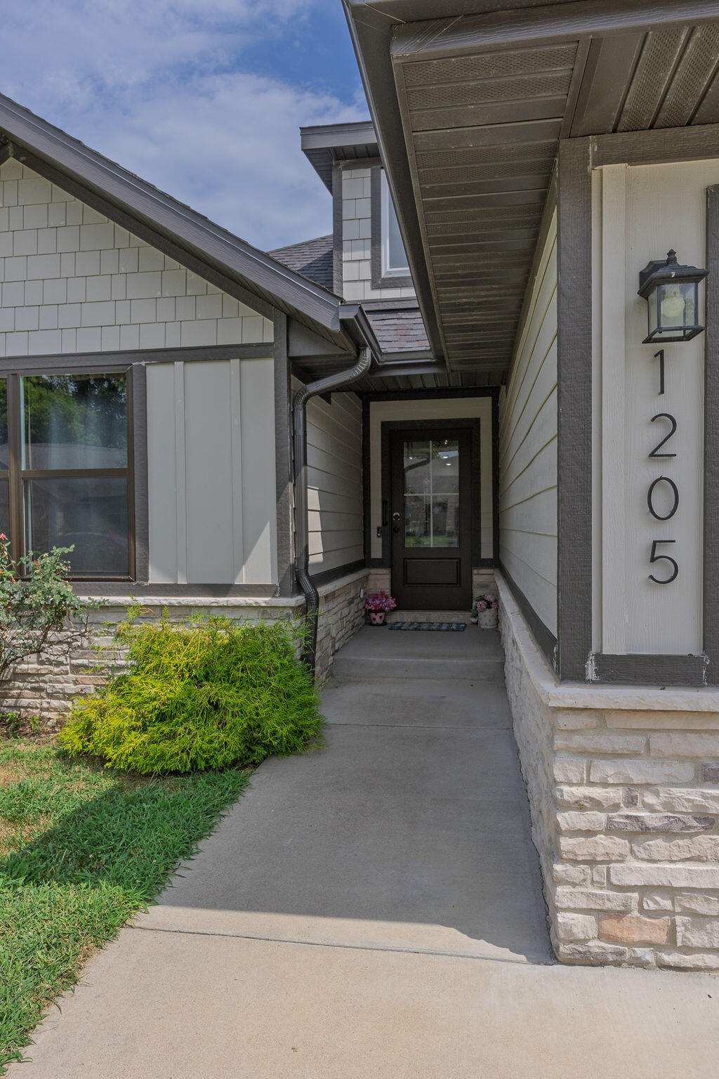1205 West Denali Drive Property Photo 5
