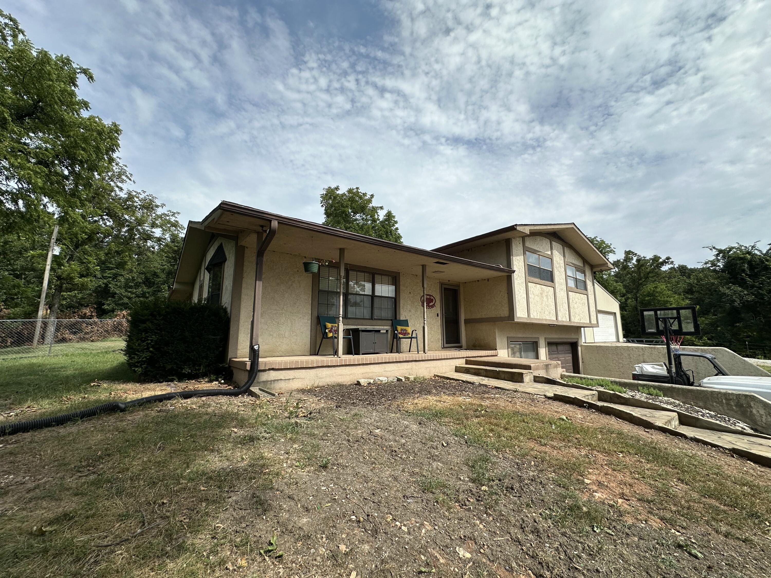 12233 Apple Road Property Photo 1