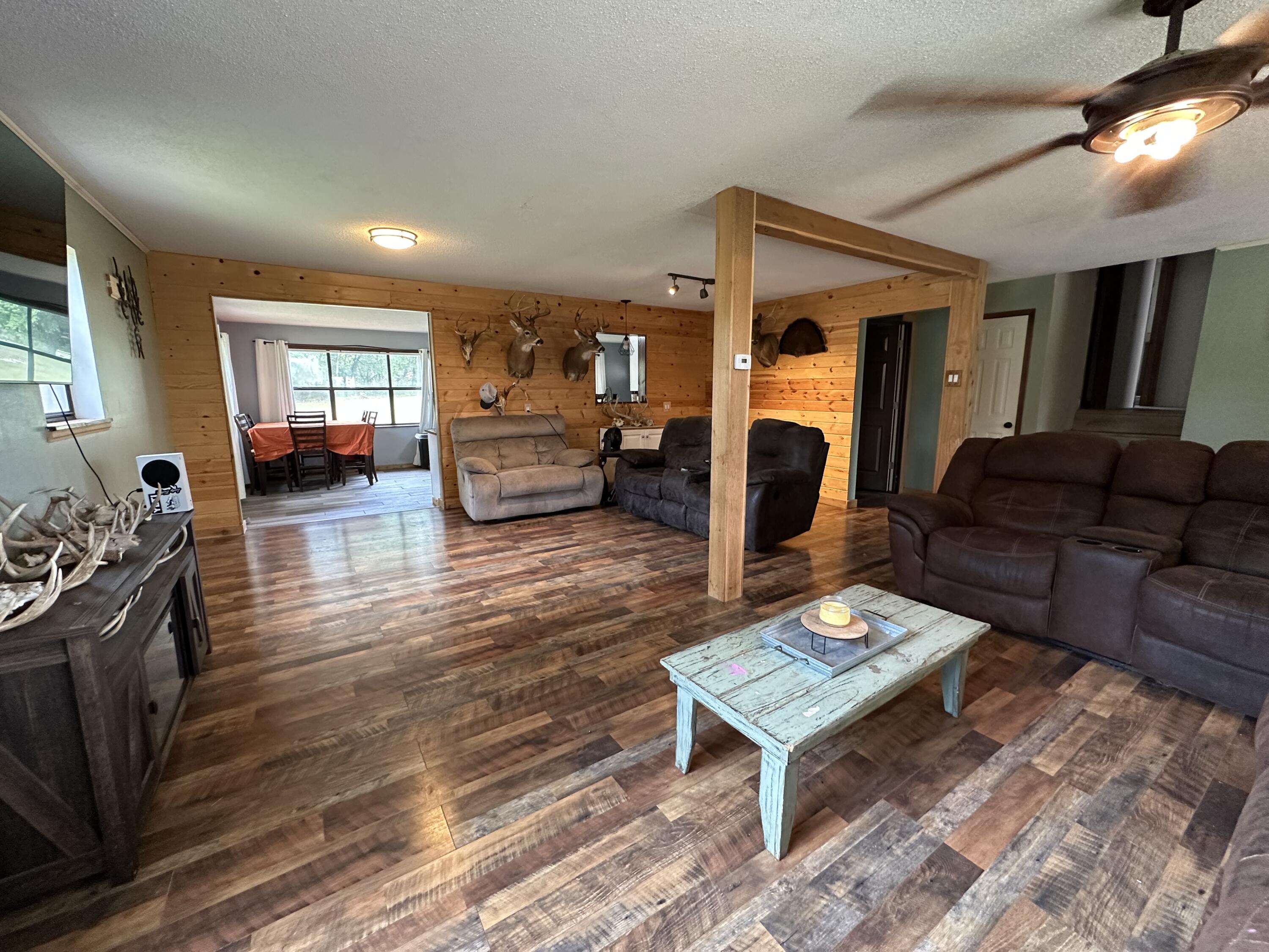12233 Apple Road Property Photo 3